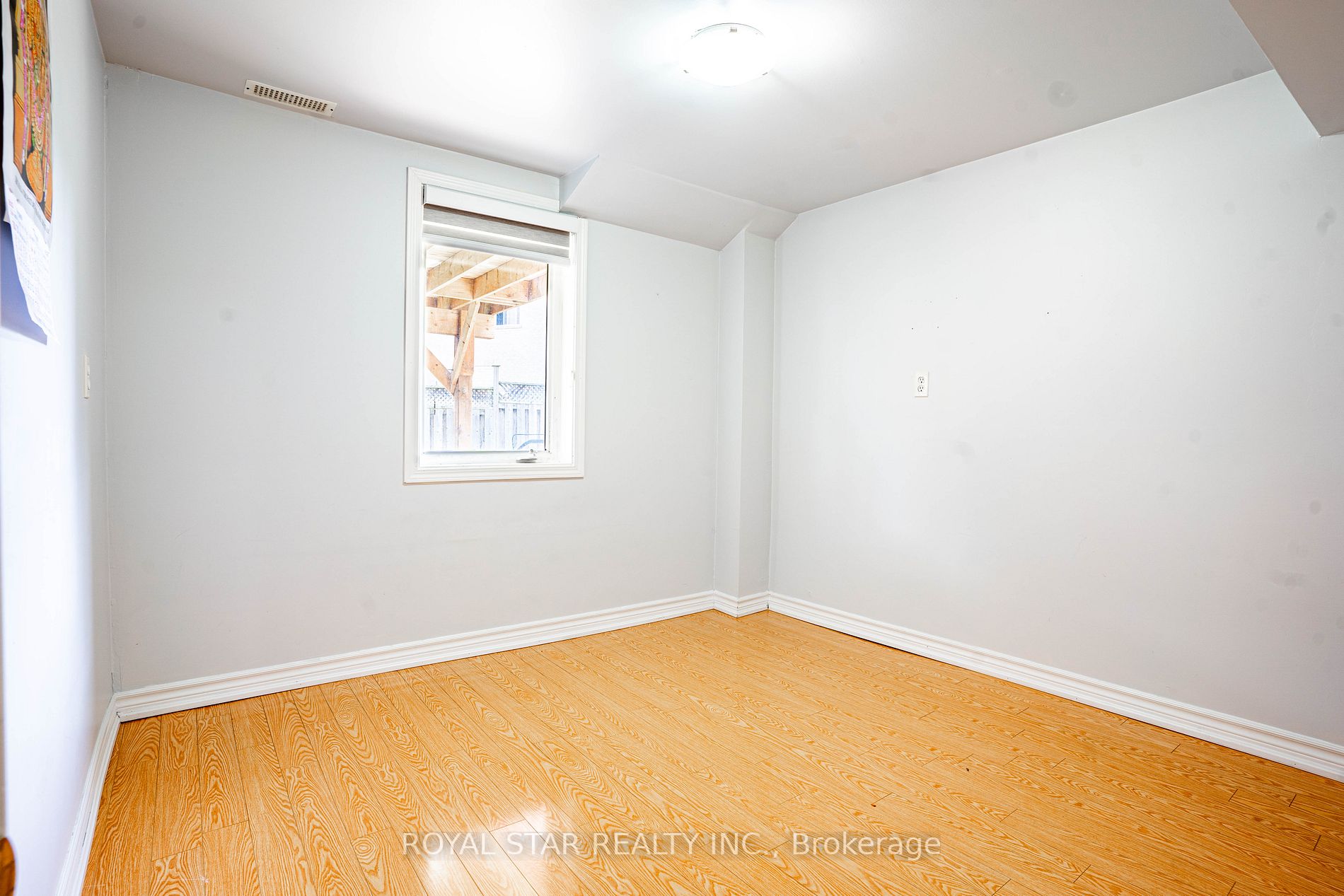 20 Junction Cres