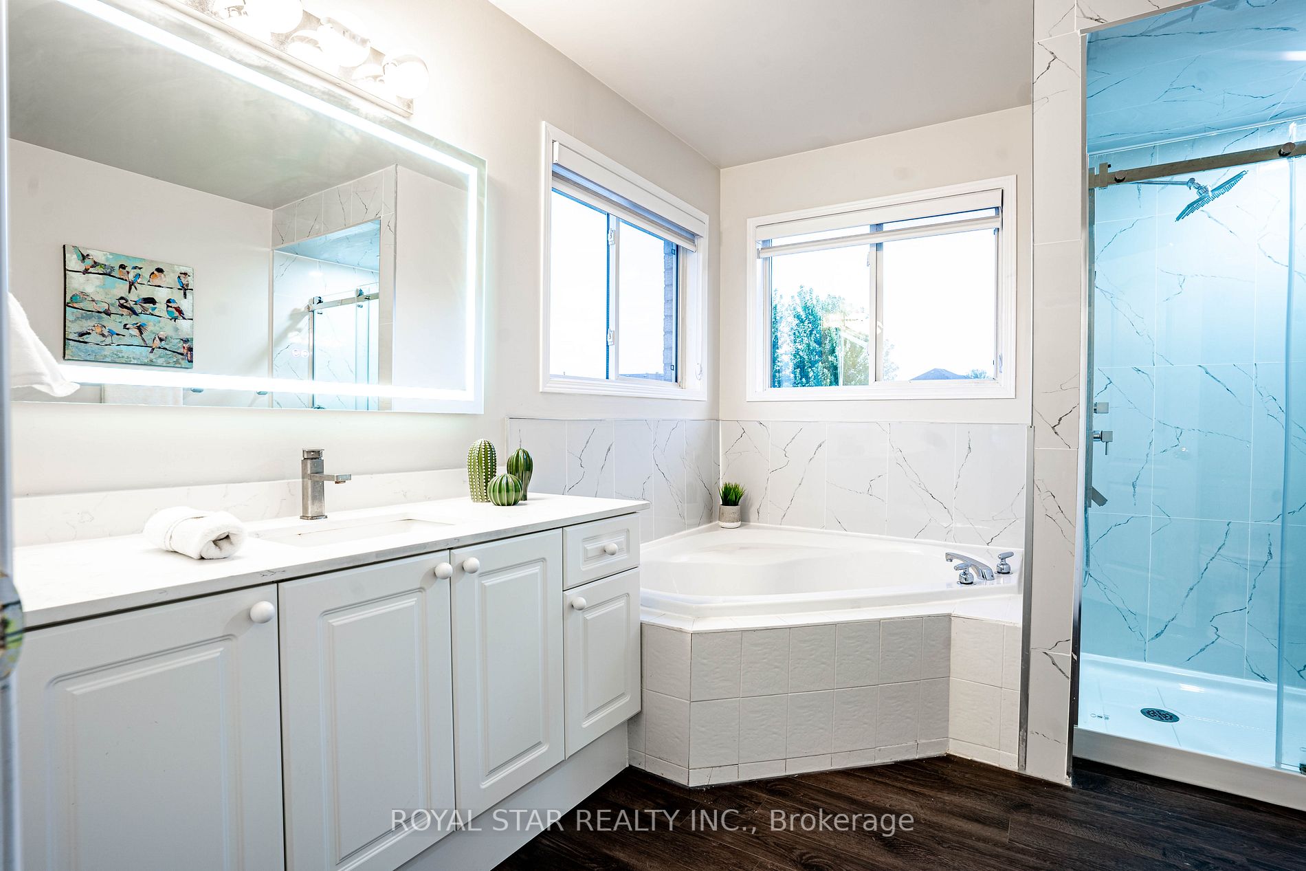 20 Junction Cres