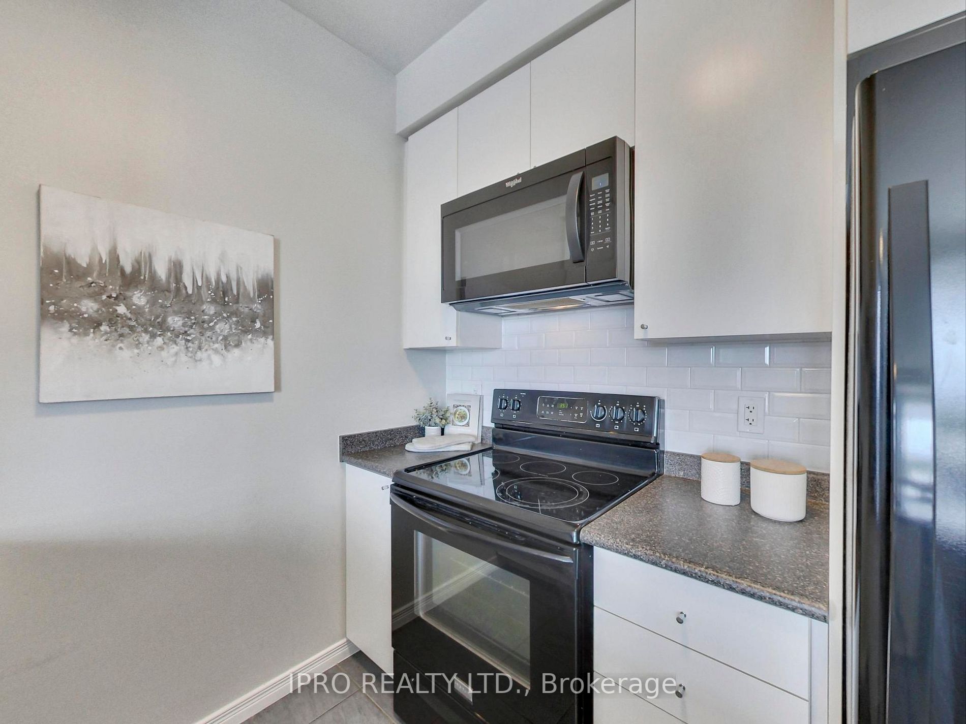 60 Heintzman St, #1613