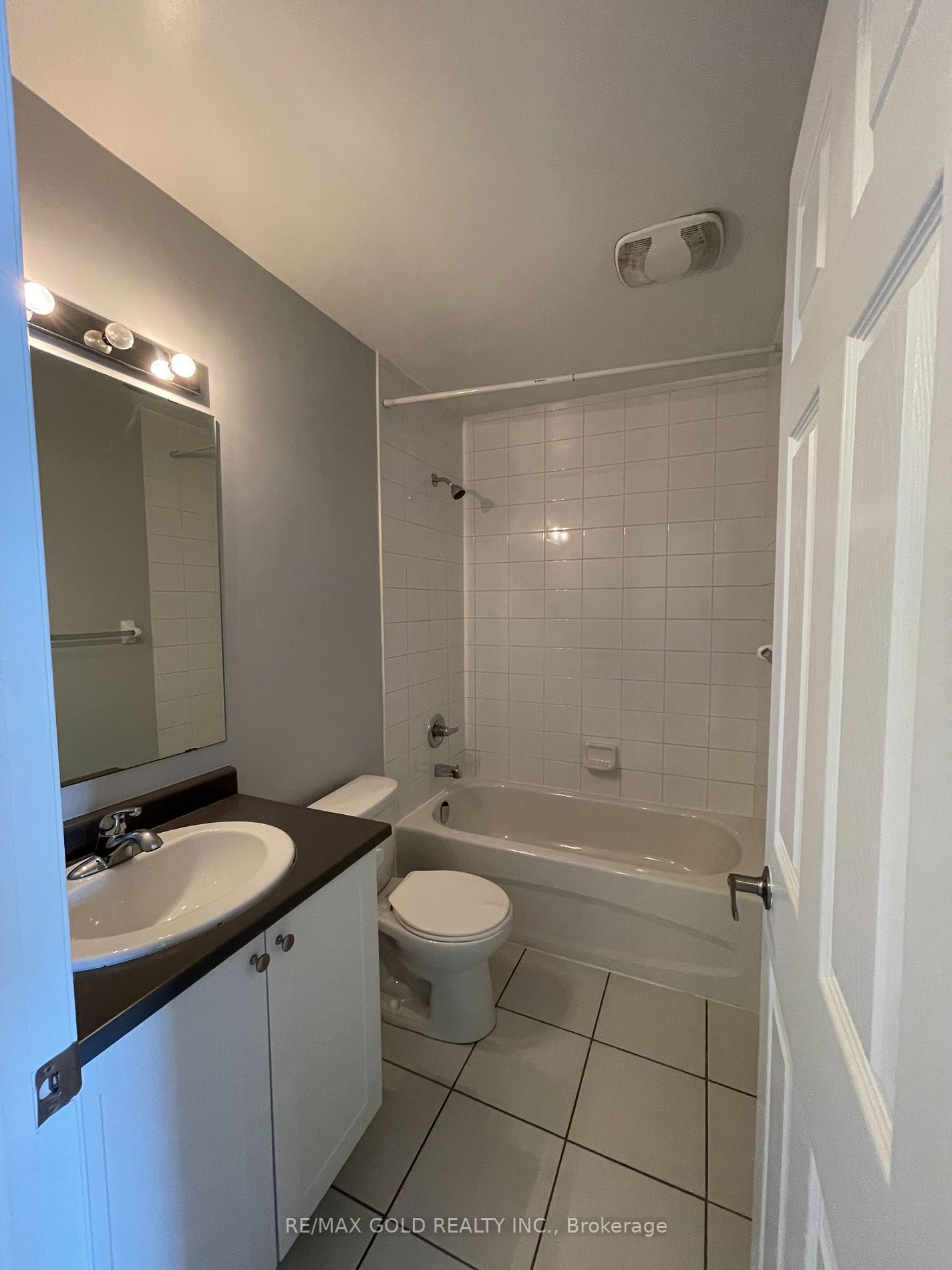 50 Sky Harbour Drive, #304