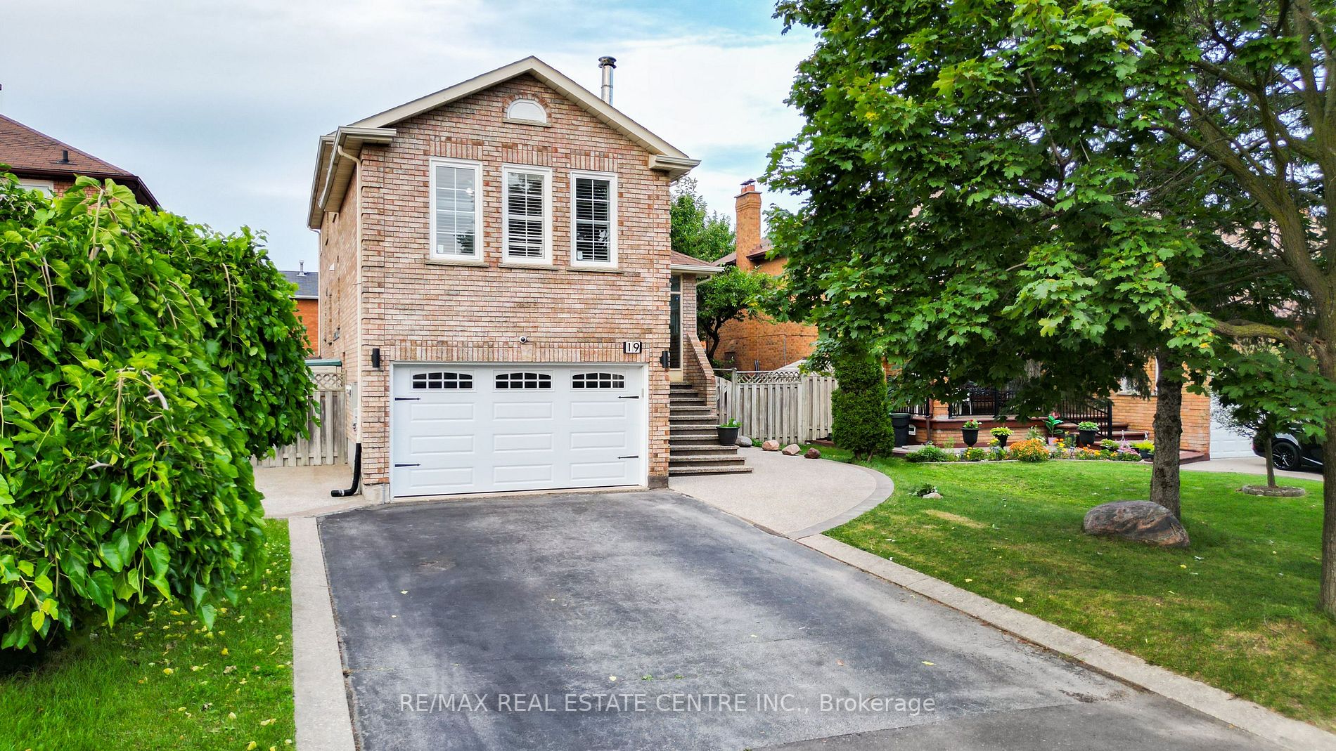 19 Kentucky Dr