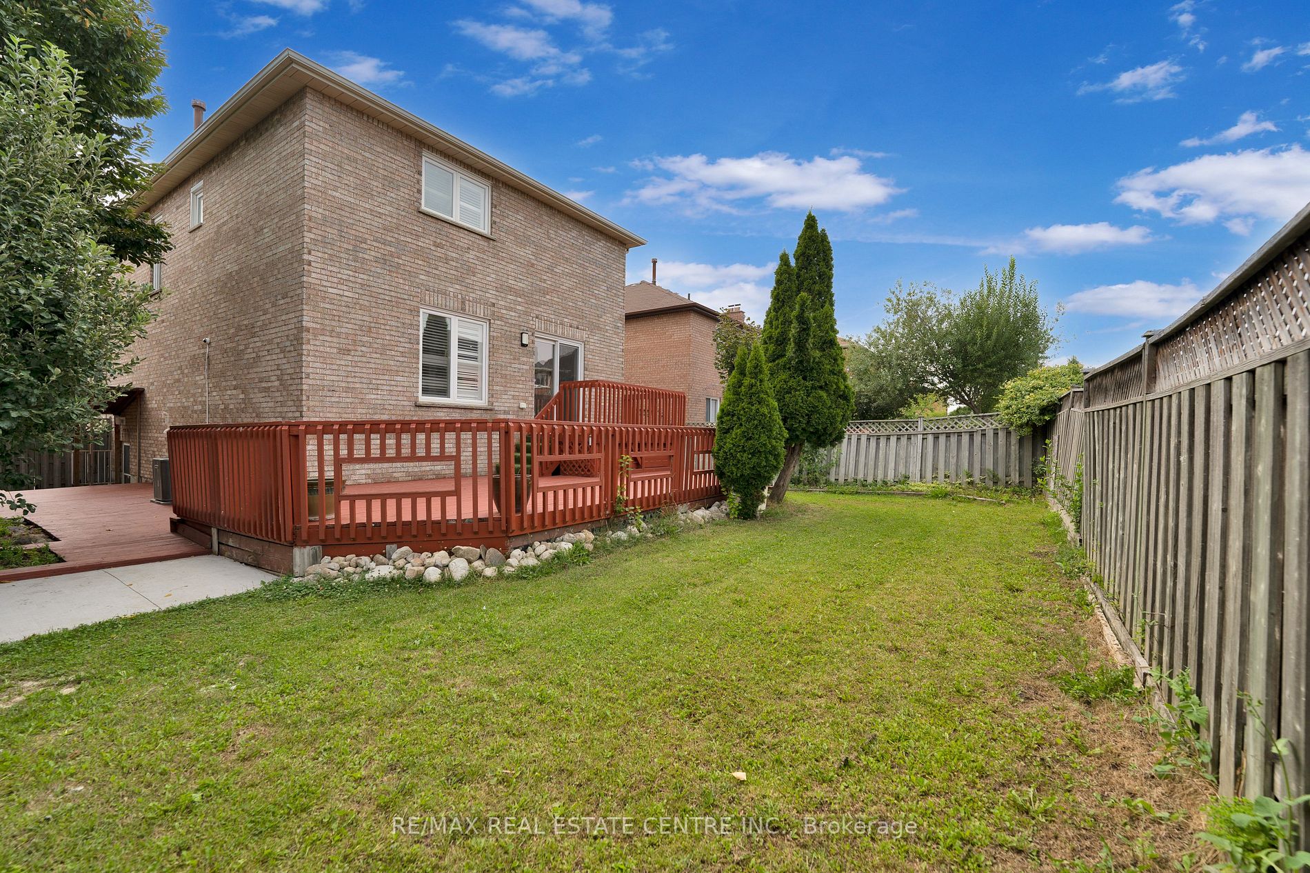 19 Kentucky Dr