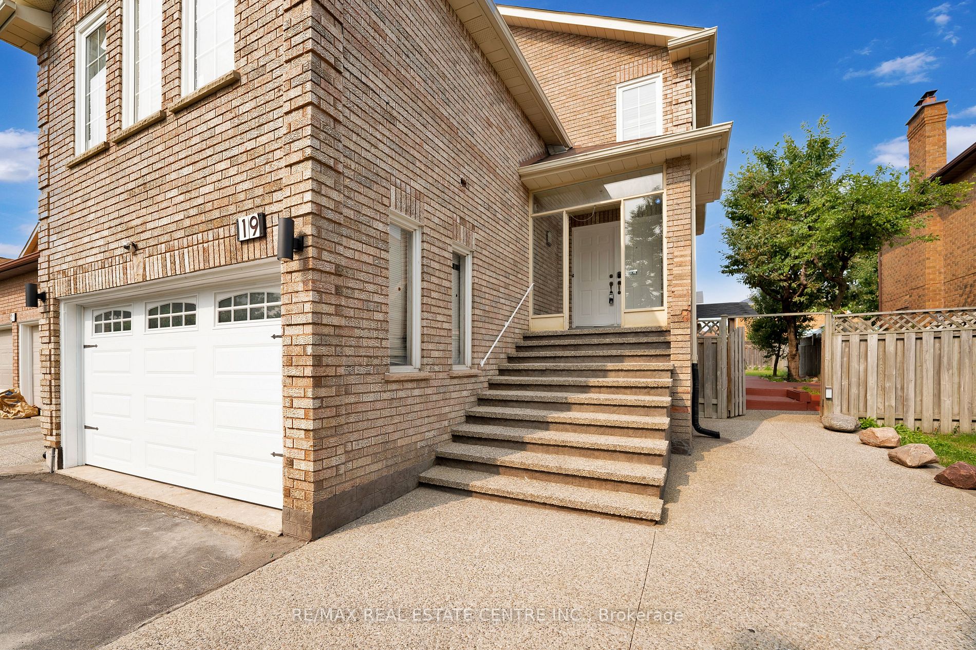 19 Kentucky Dr