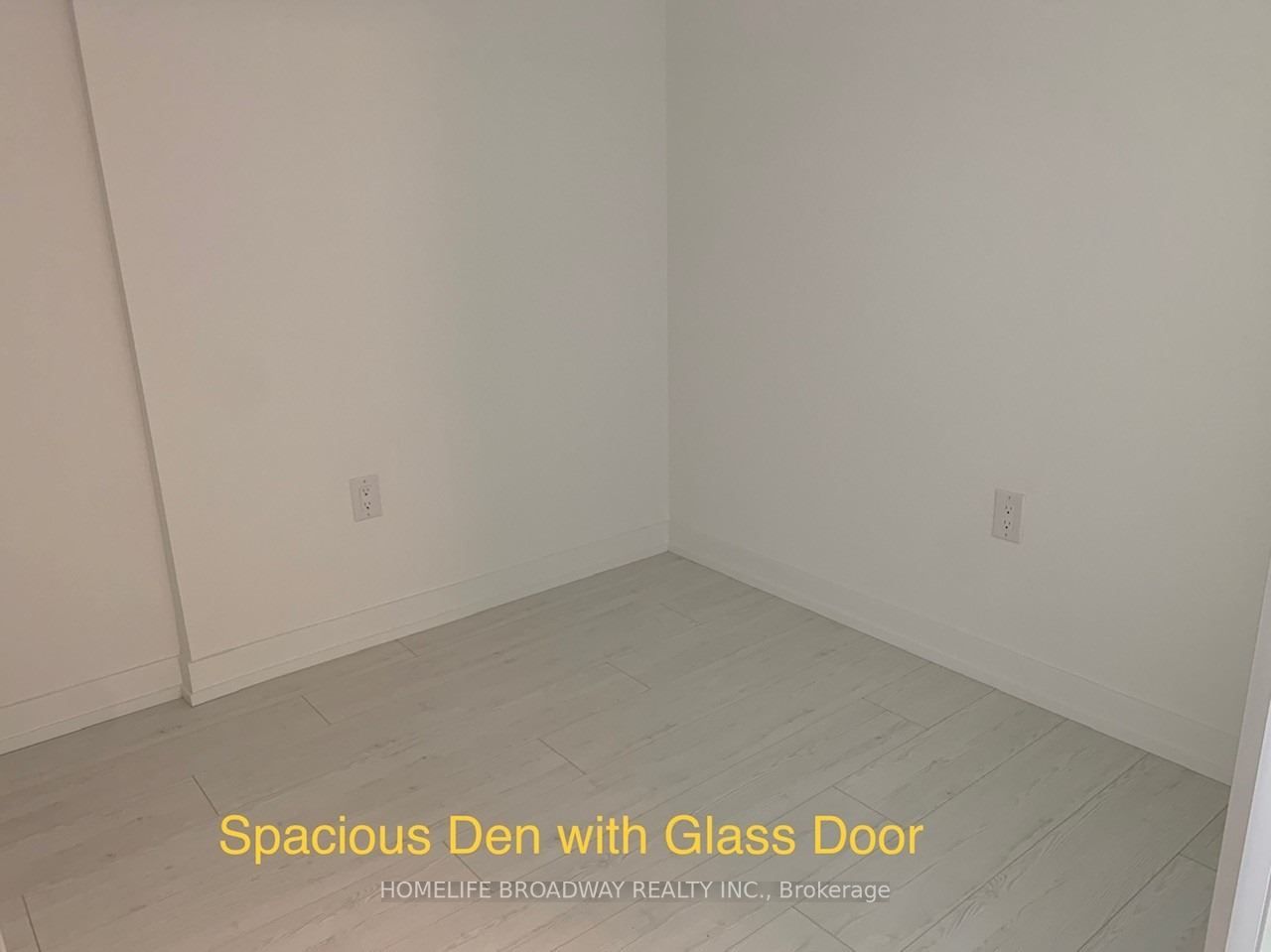 10 De Boers Dr, #1302