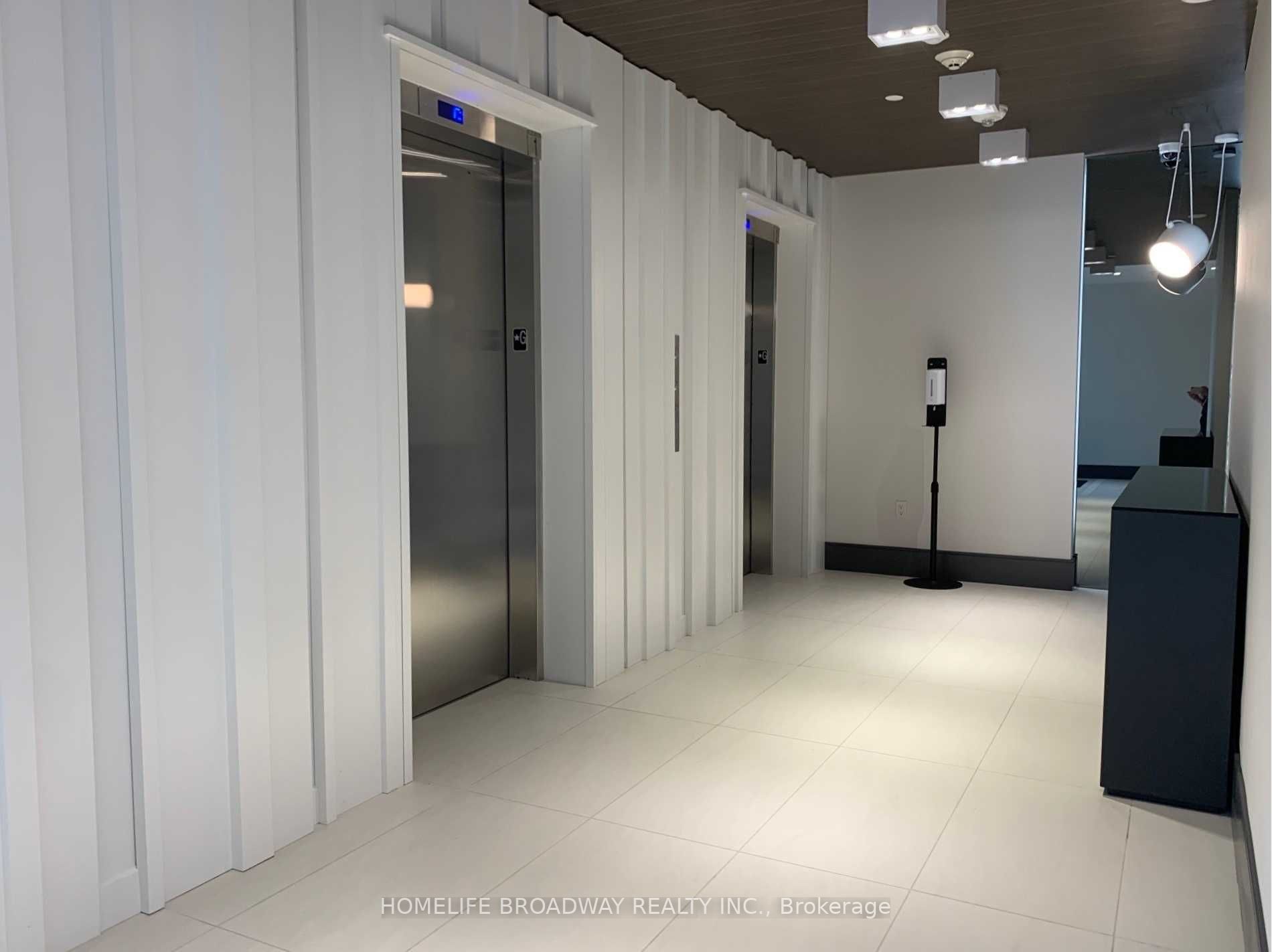 10 De Boers Dr, #1302