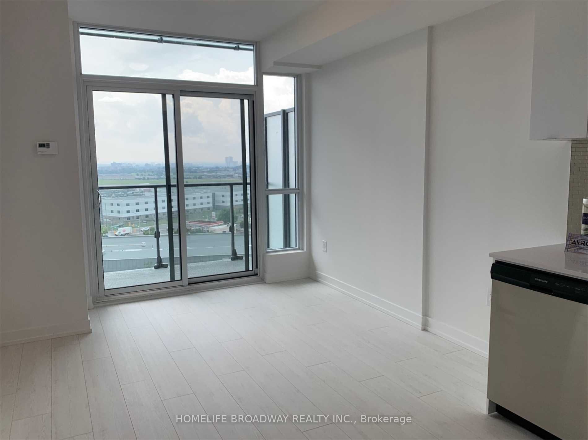 10 De Boers Dr, #1302