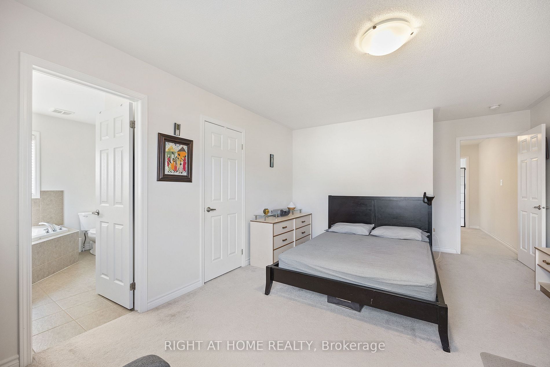 93 Enford Cres