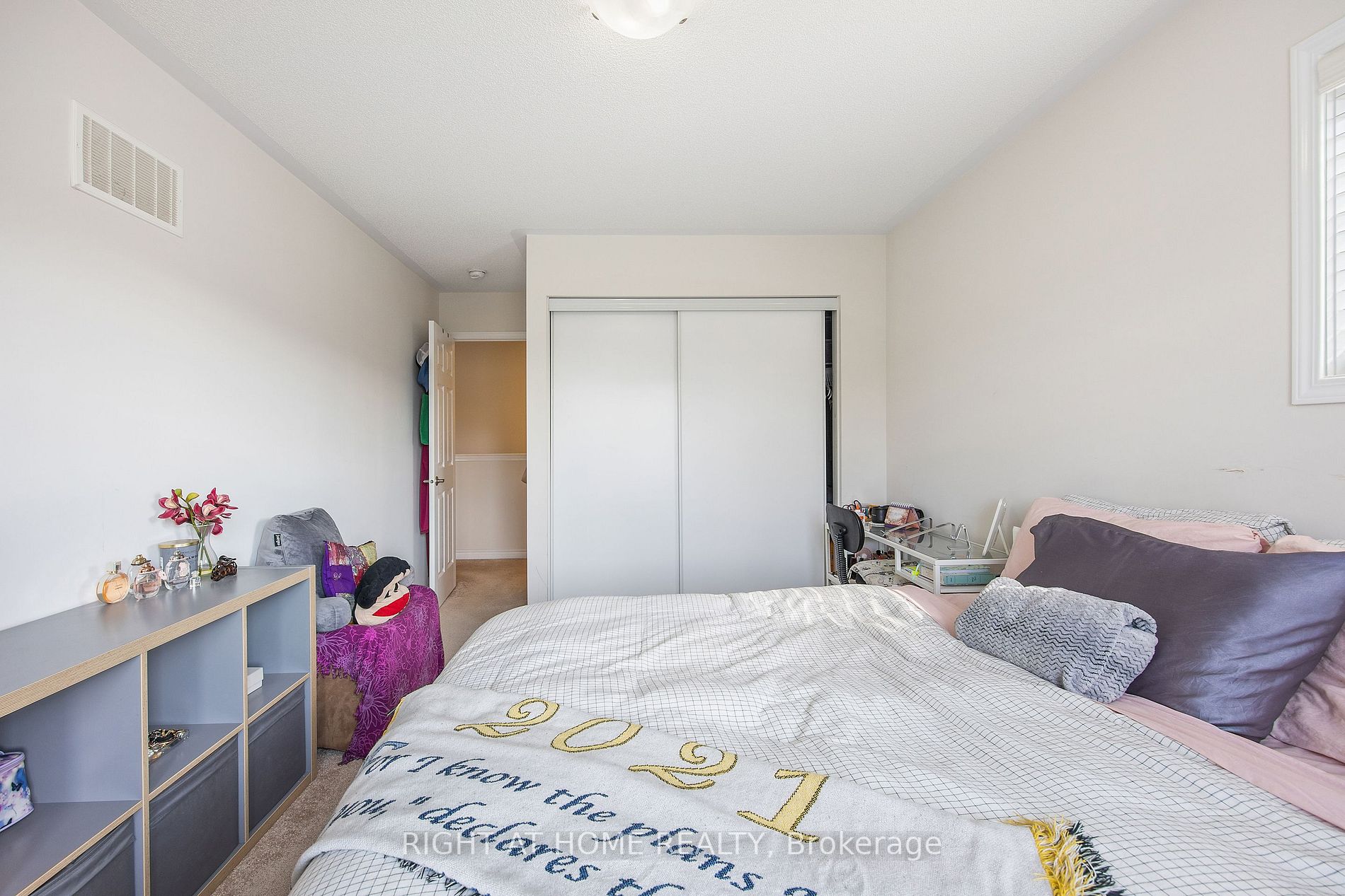 93 Enford Cres
