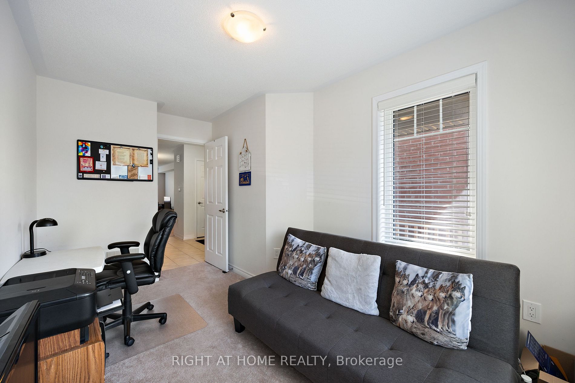 93 Enford Cres
