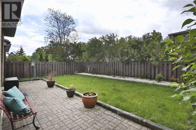 63 Stillwater Cres