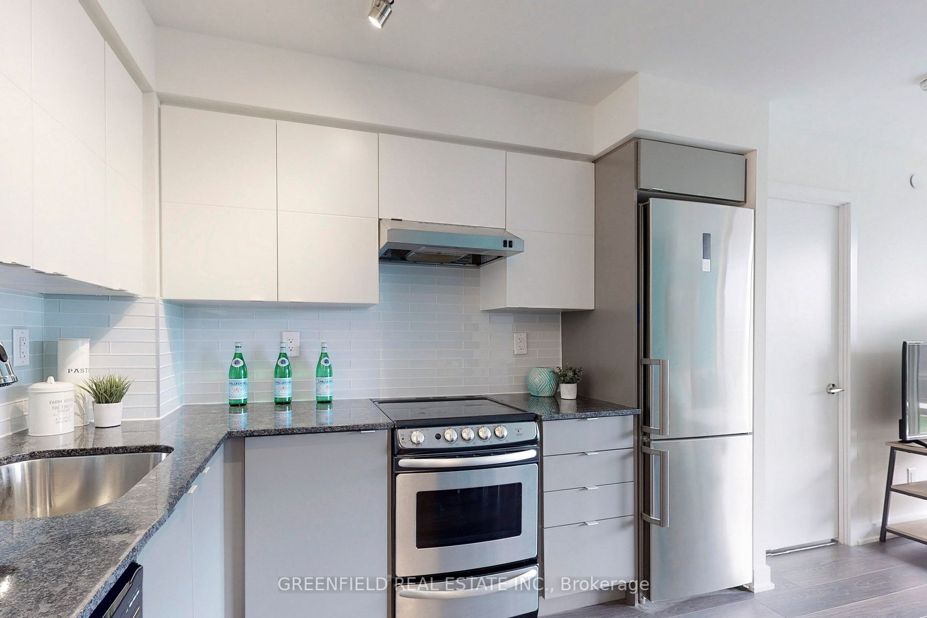 160 Flemington Rd, #326