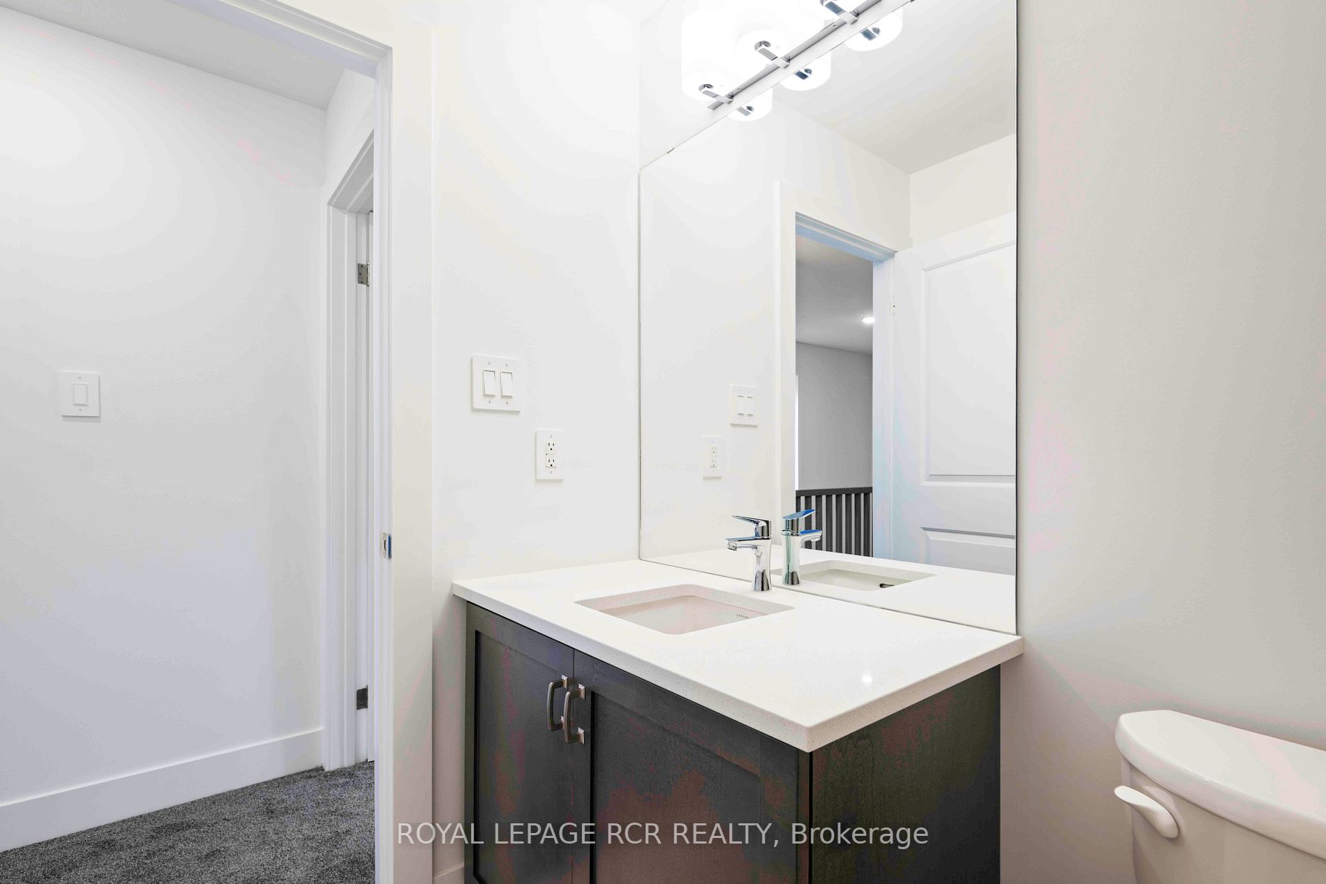 690 Broadway, #28