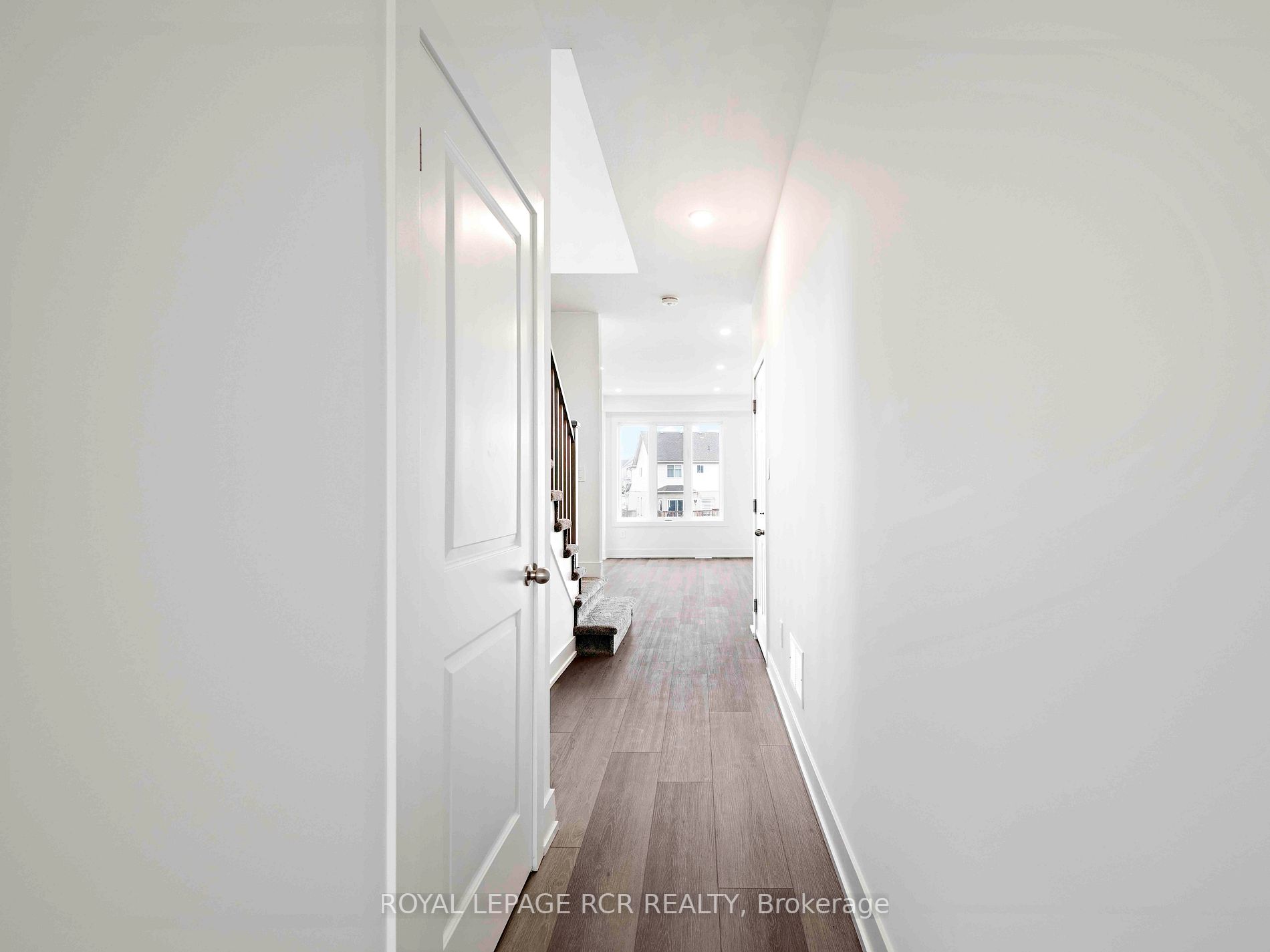 690 Broadway, #28
