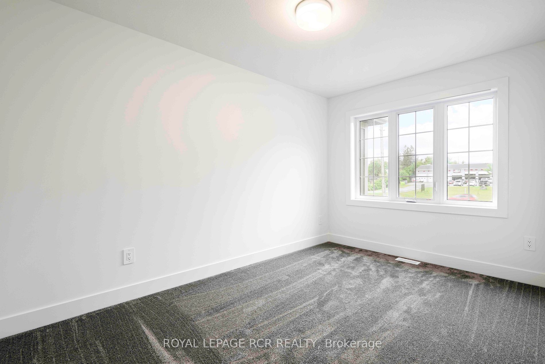 690 Broadway, #28