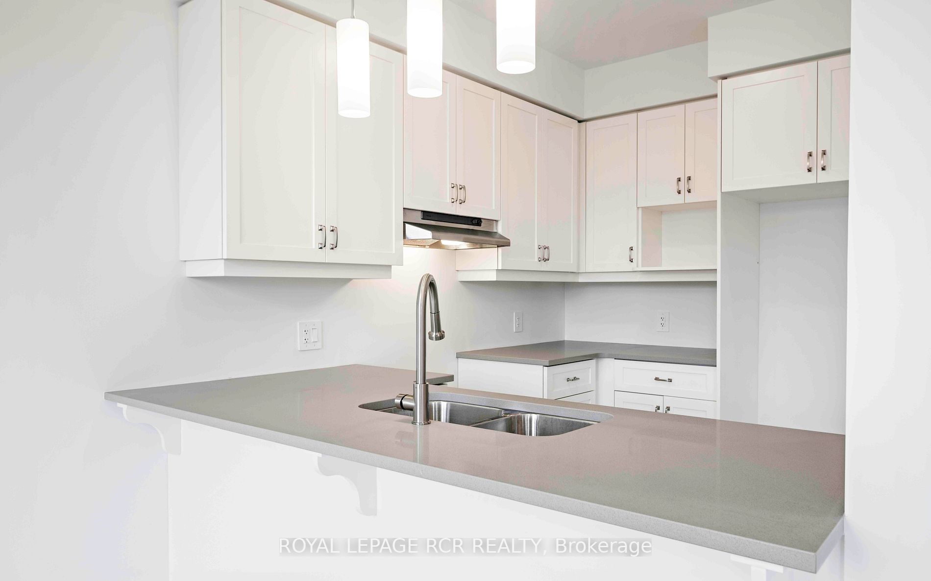 690 Broadway, #28