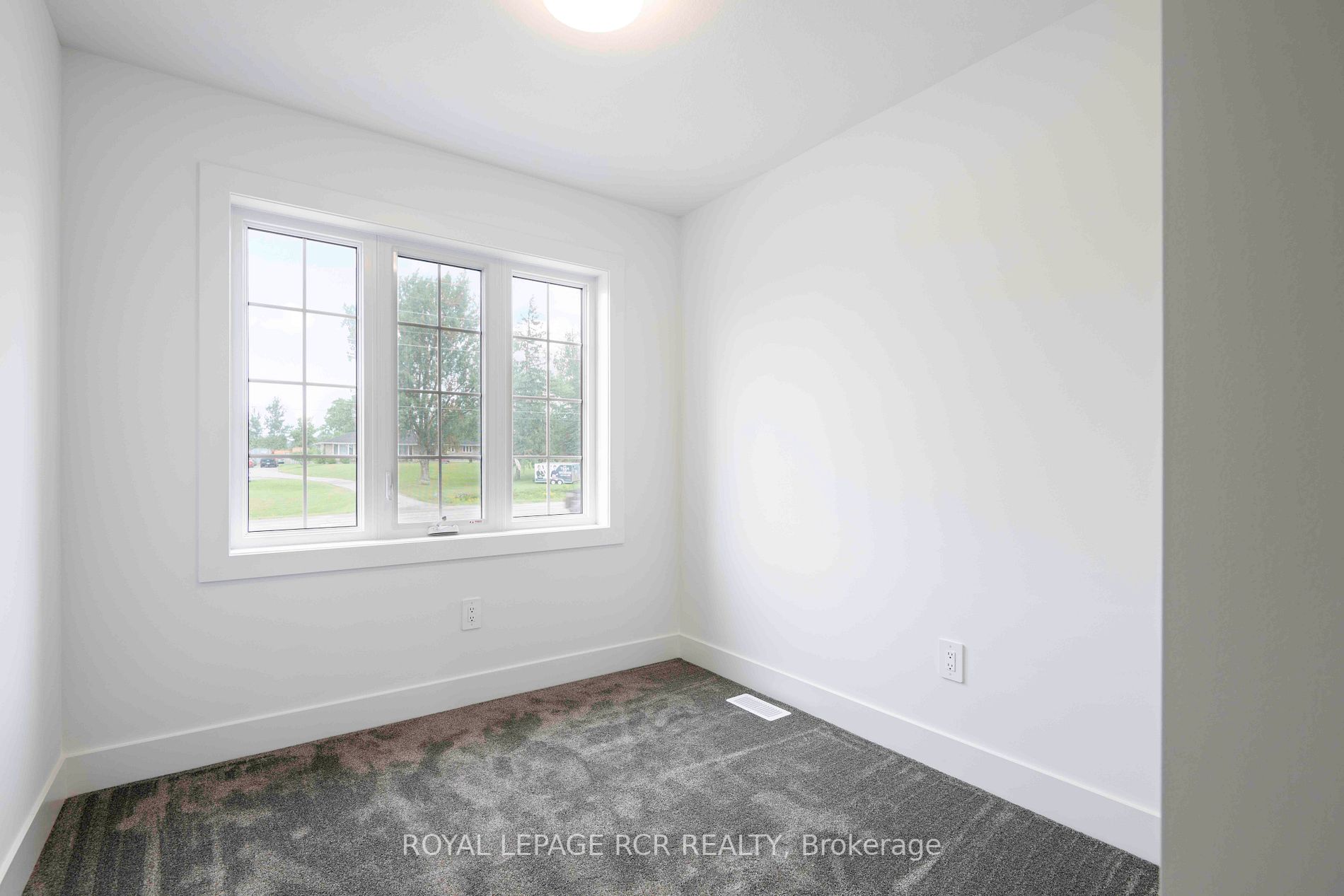 690 Broadway, #28