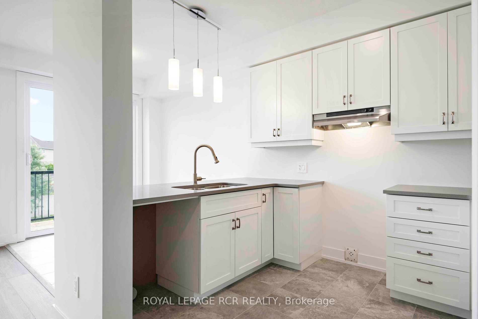 690 Broadway, #28