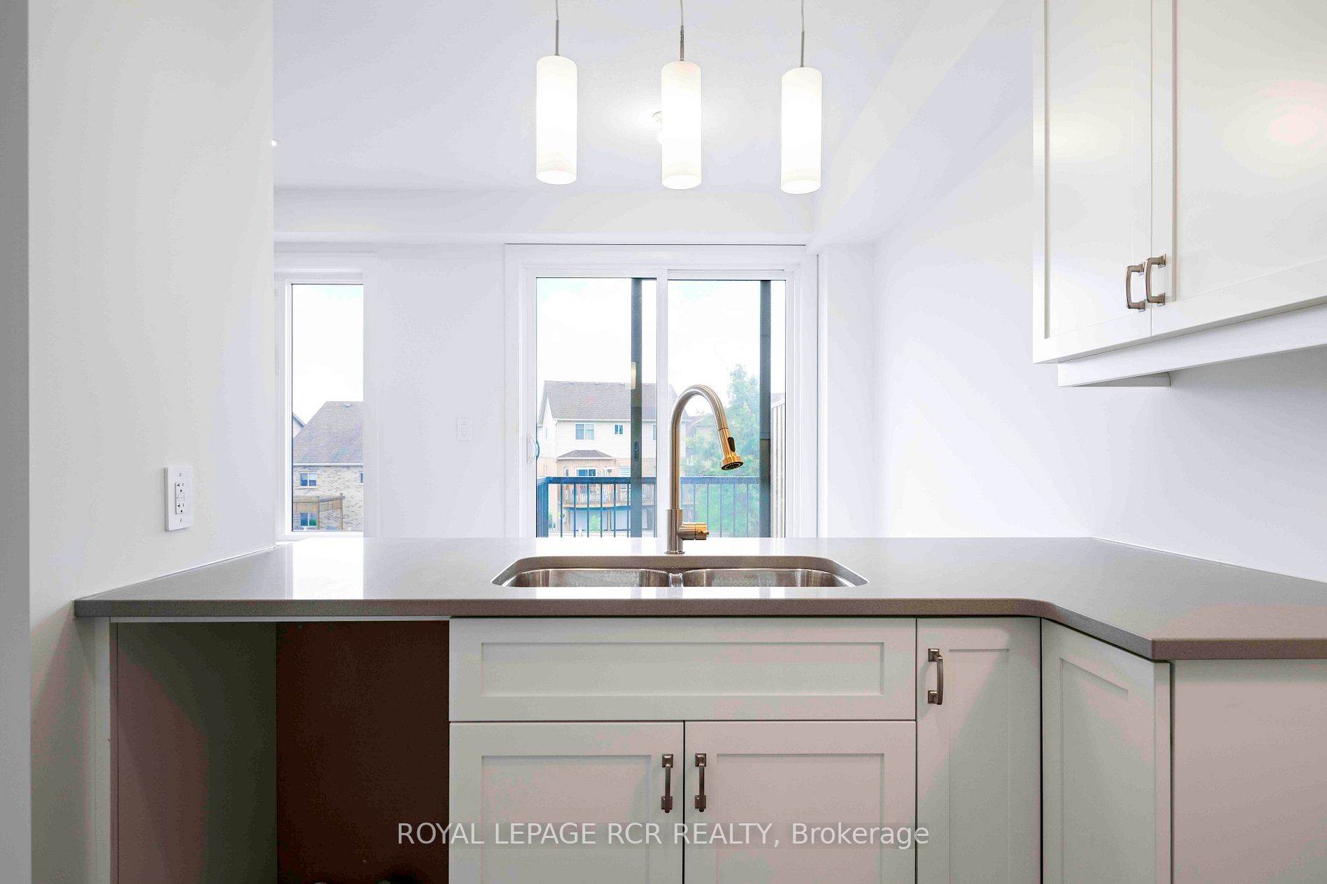 690 Broadway, #28