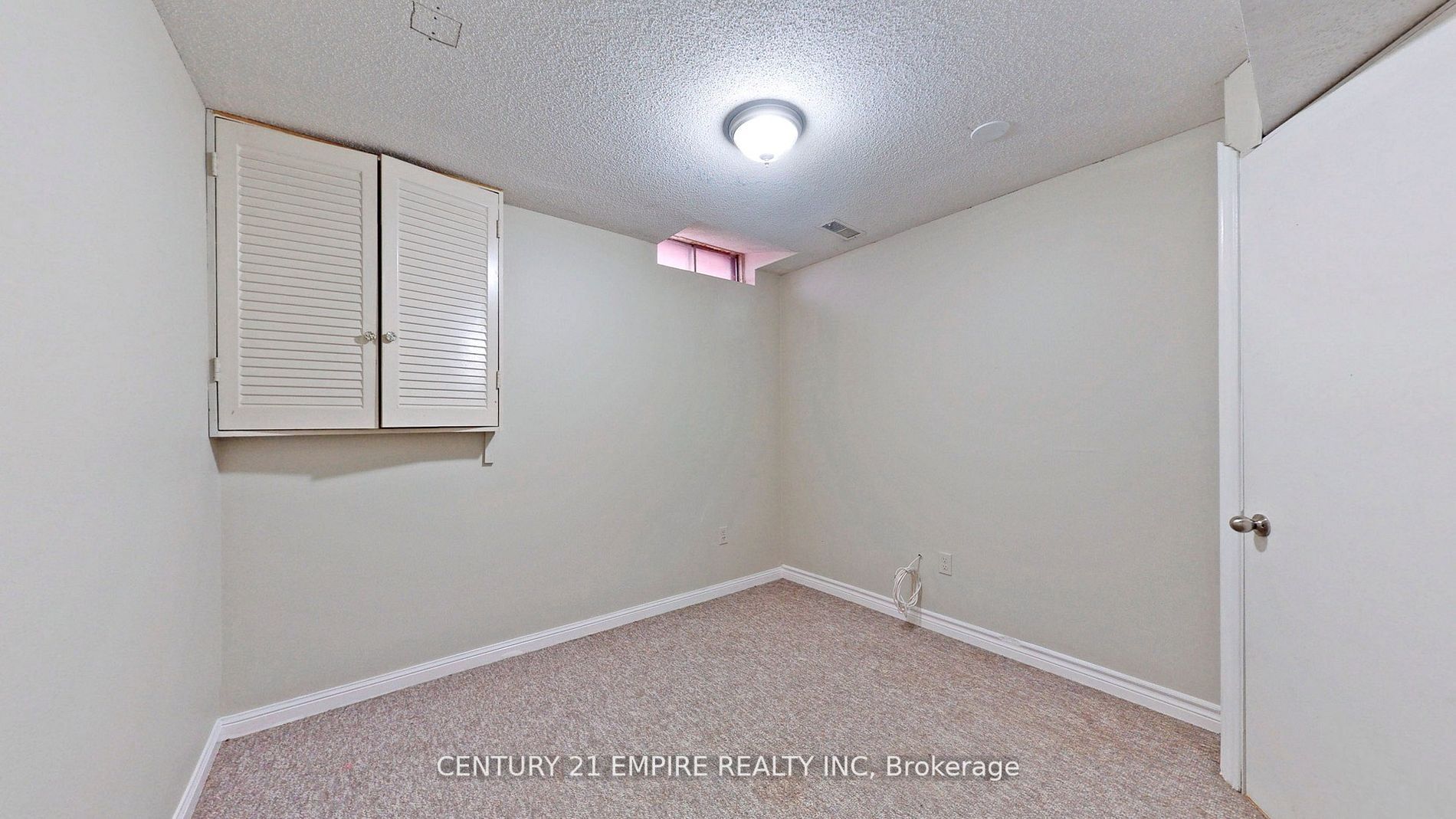 20 Sunforest Dr