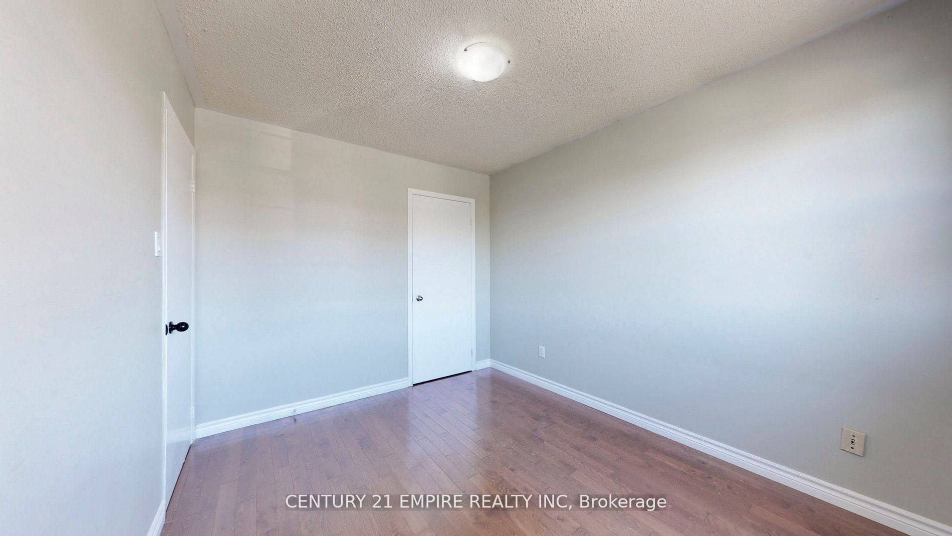 20 Sunforest Dr