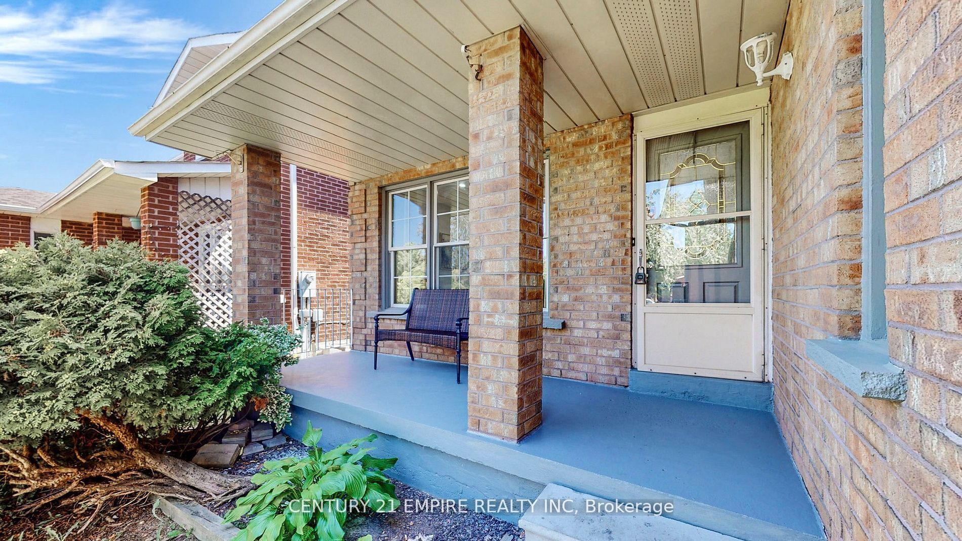 20 Sunforest Dr