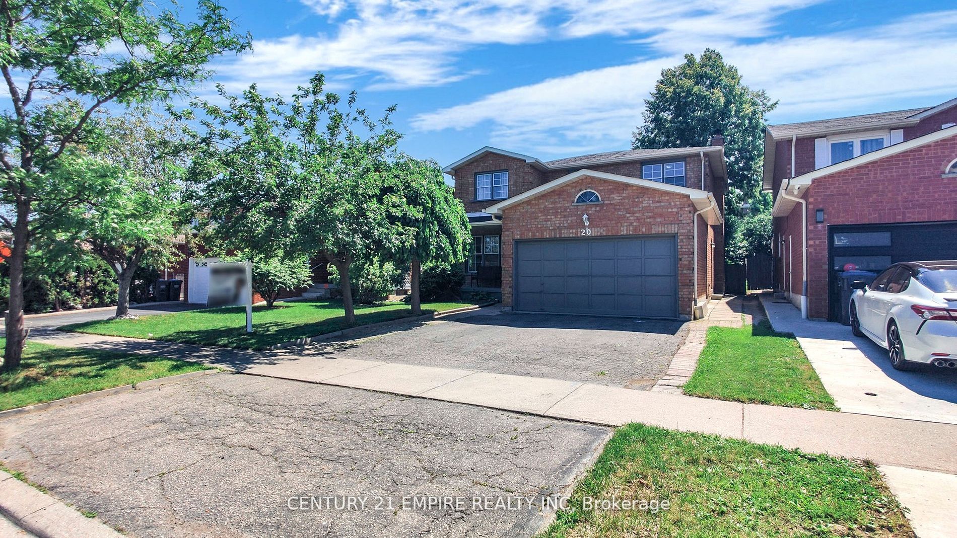 20 Sunforest Dr