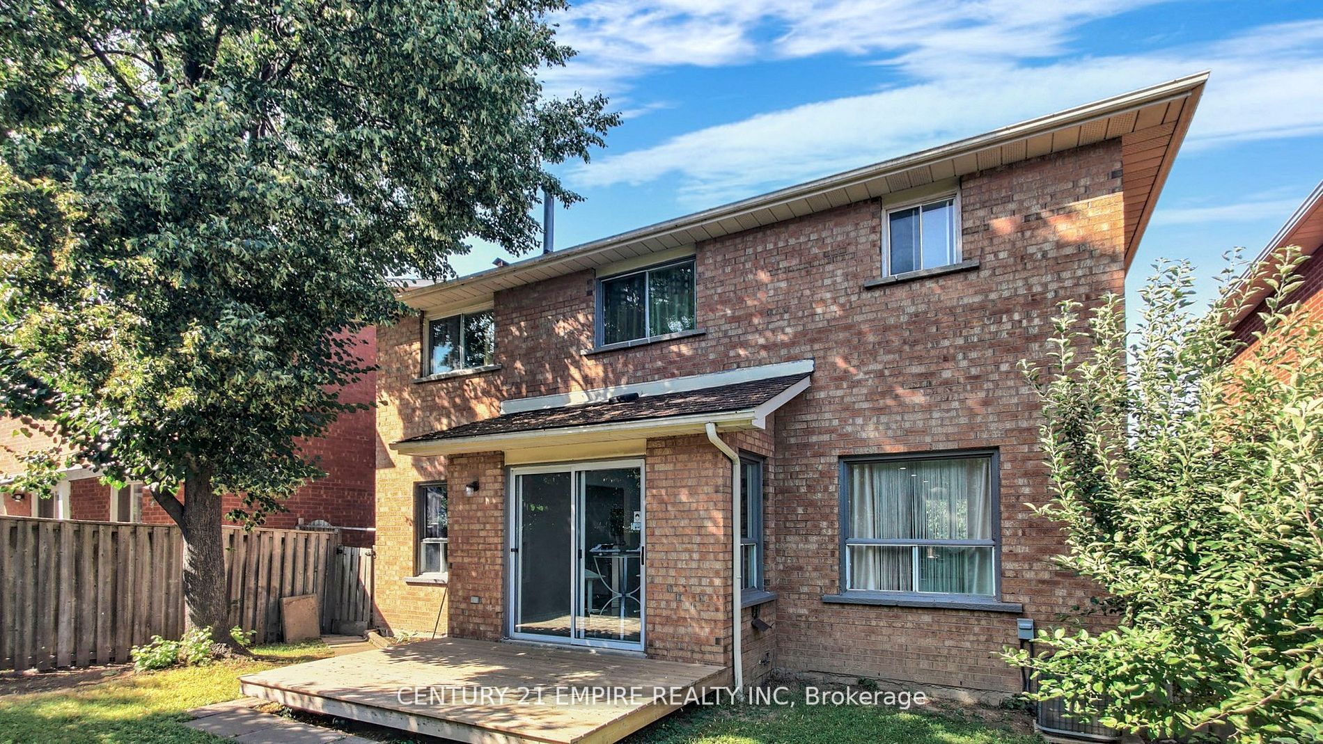 20 Sunforest Dr