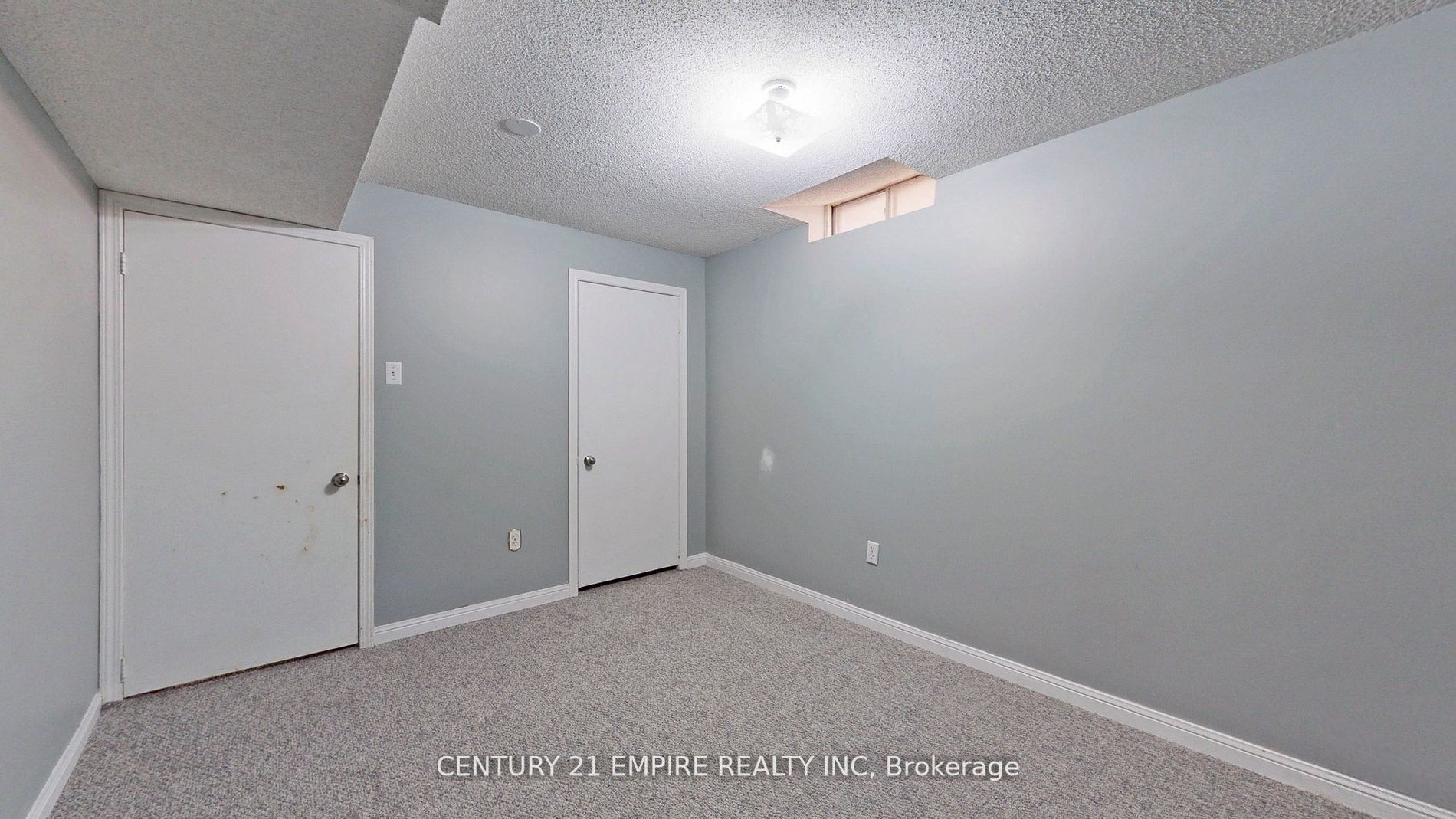20 Sunforest Dr