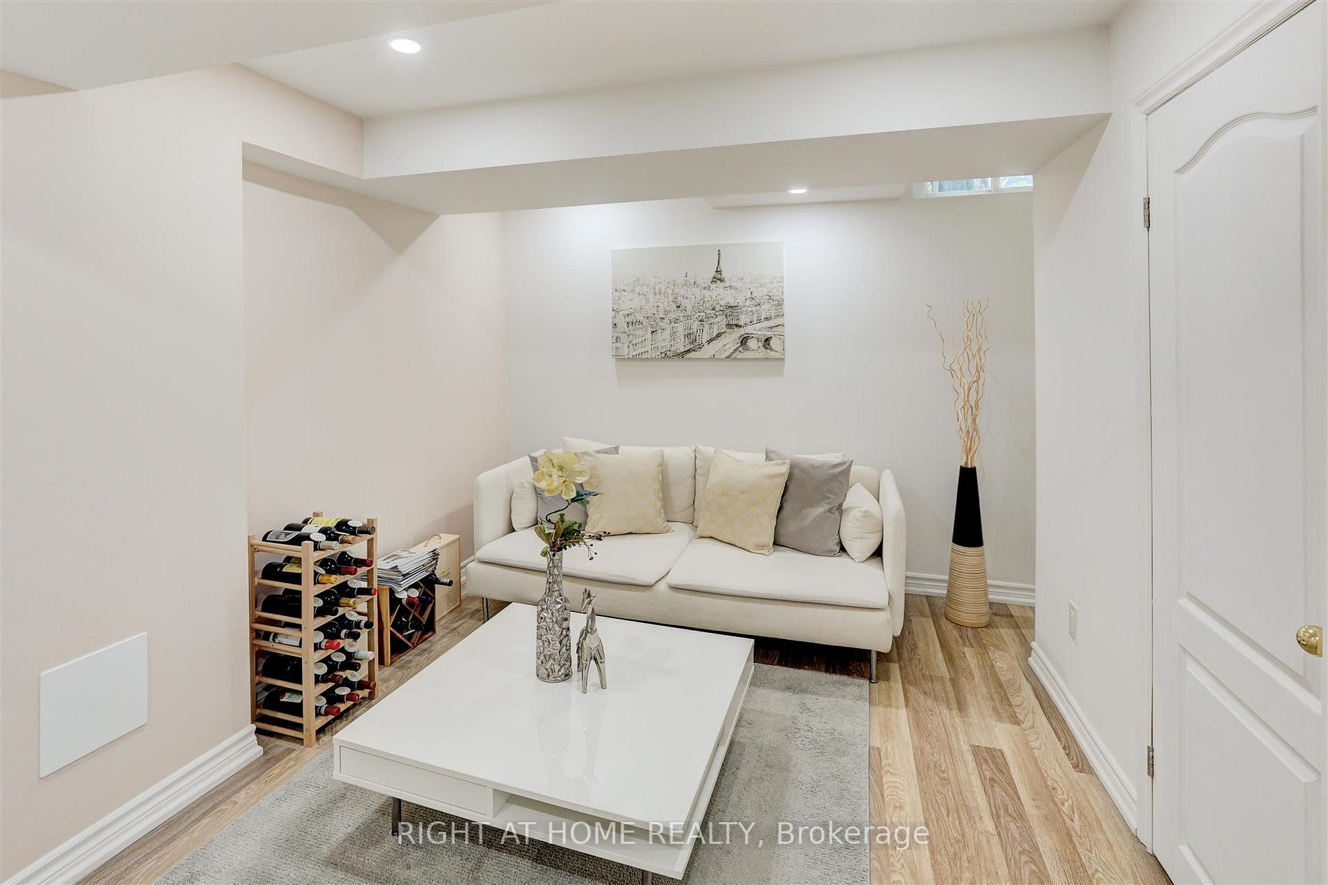 5030 Heatherleigh Ave, #17