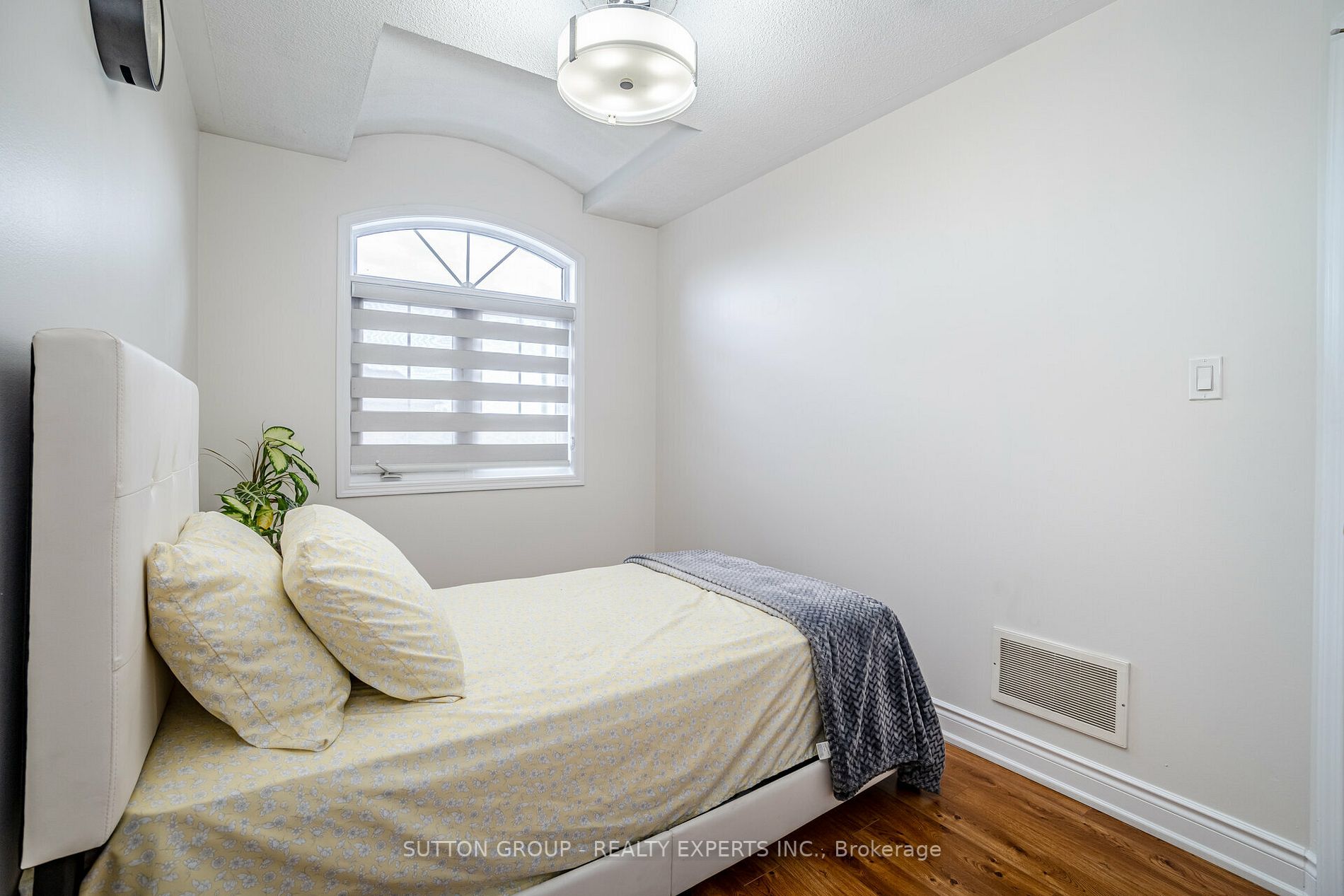211 Thorndale Rd