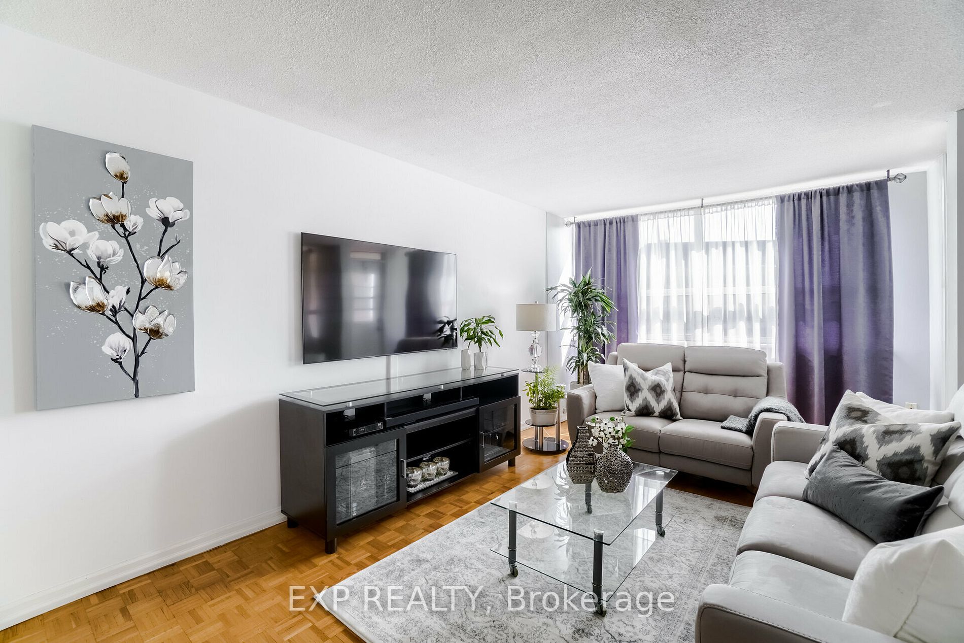 Listing W6731754 - Large Photo # 2