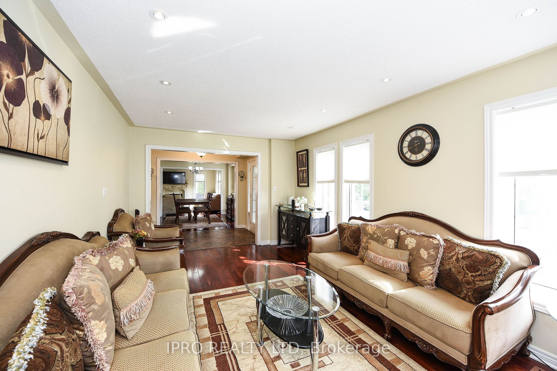 41 Fallstar Cres