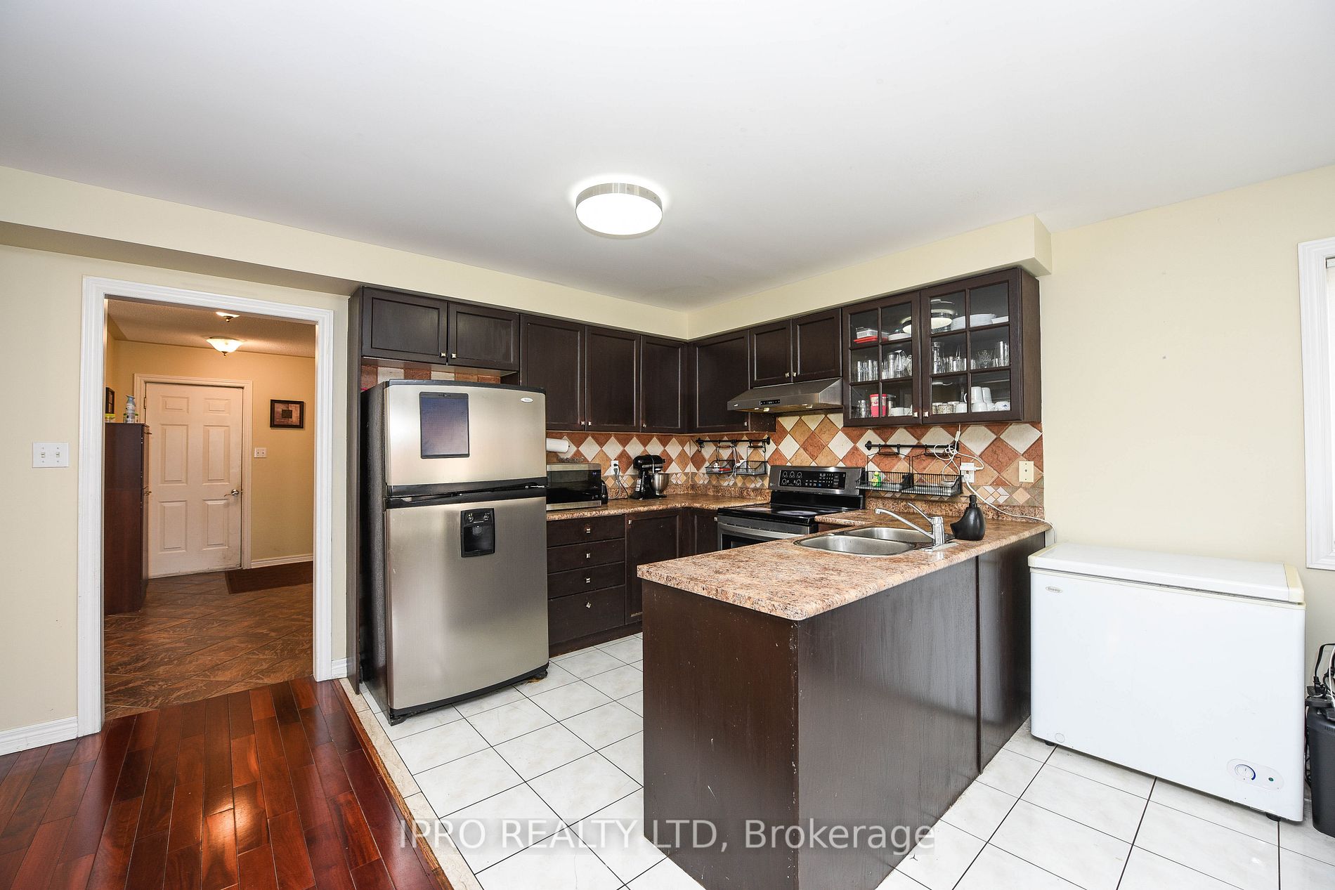 41 Fallstar Cres