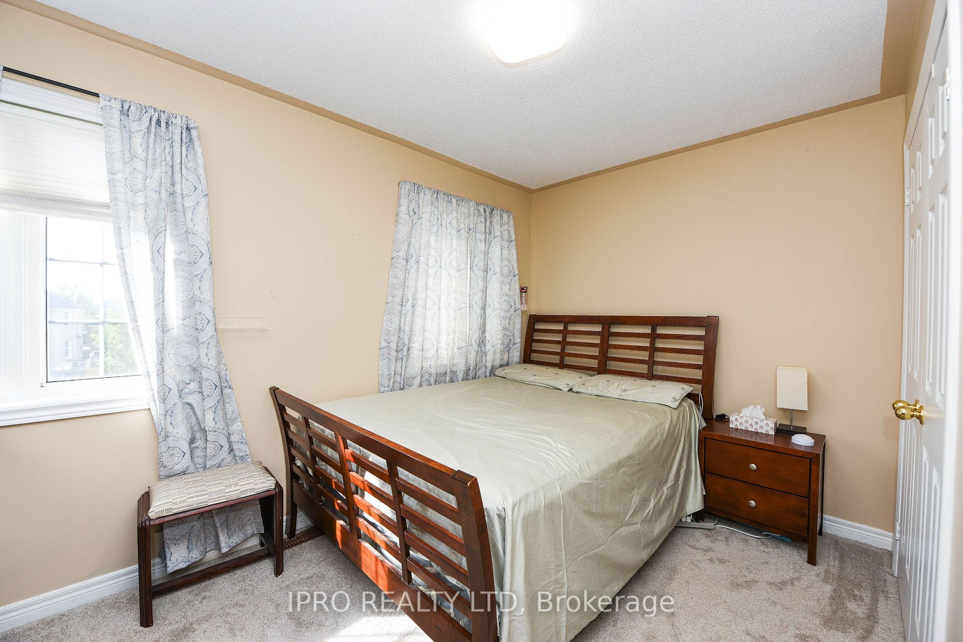 41 Fallstar Cres