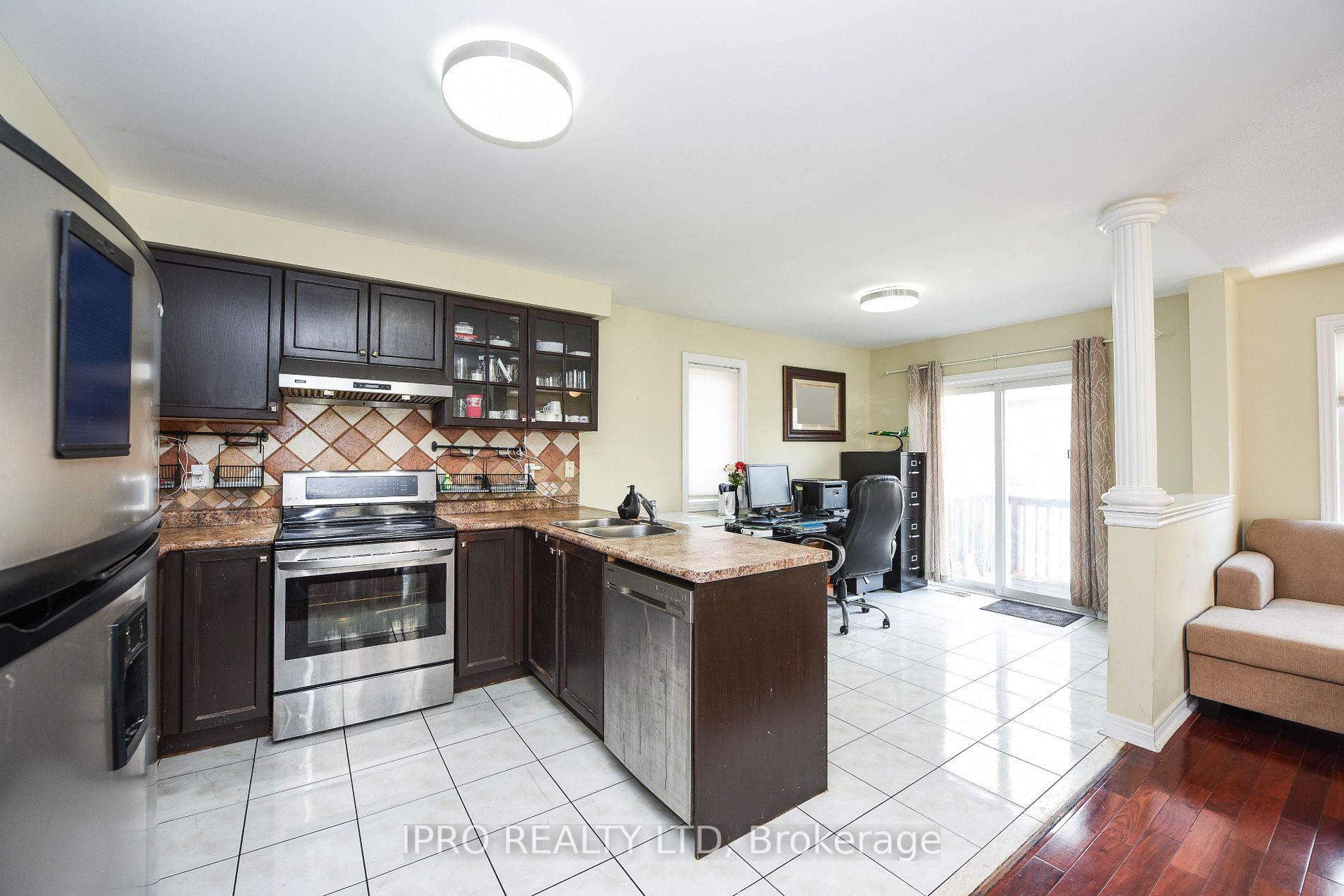 41 Fallstar Cres