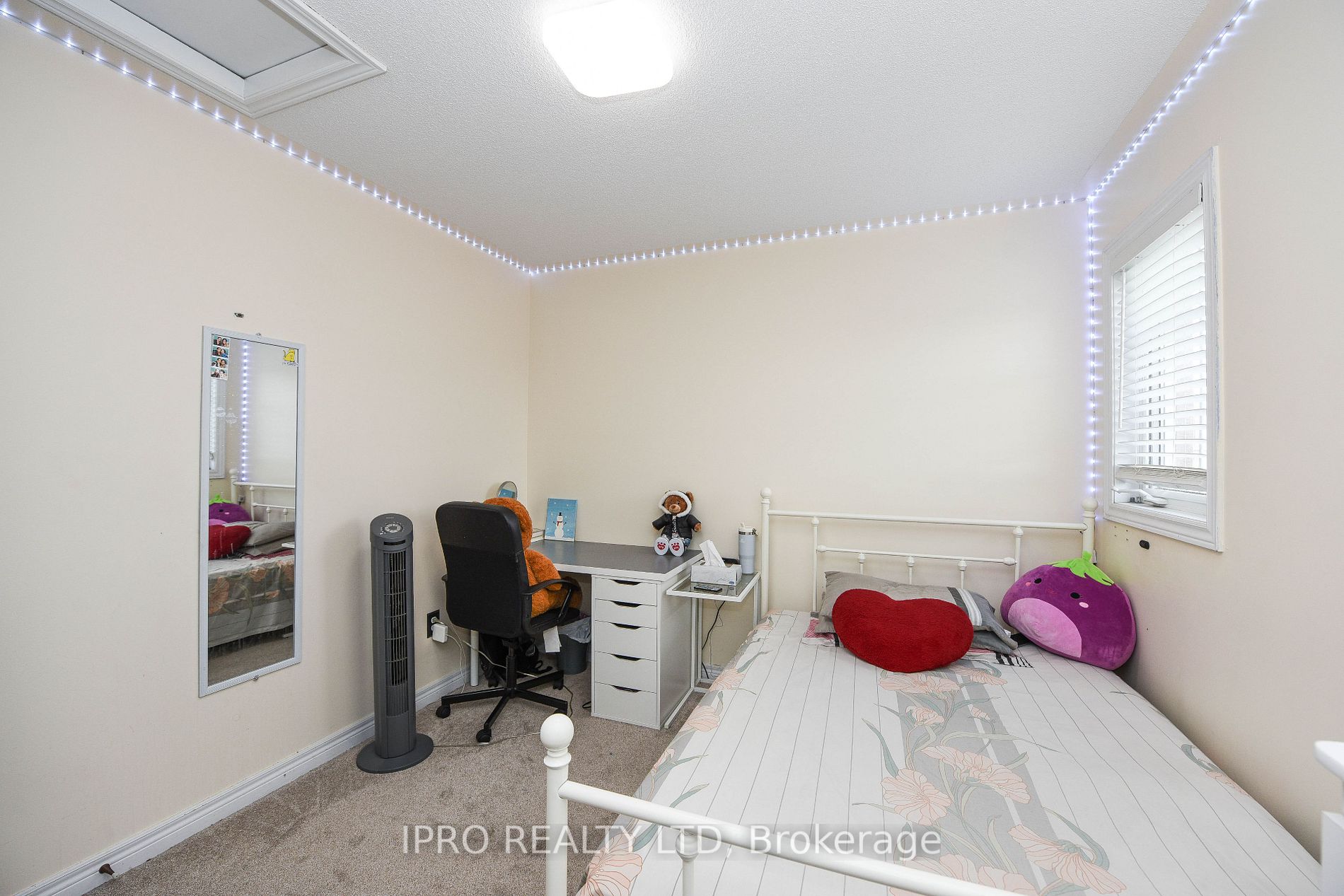 41 Fallstar Cres