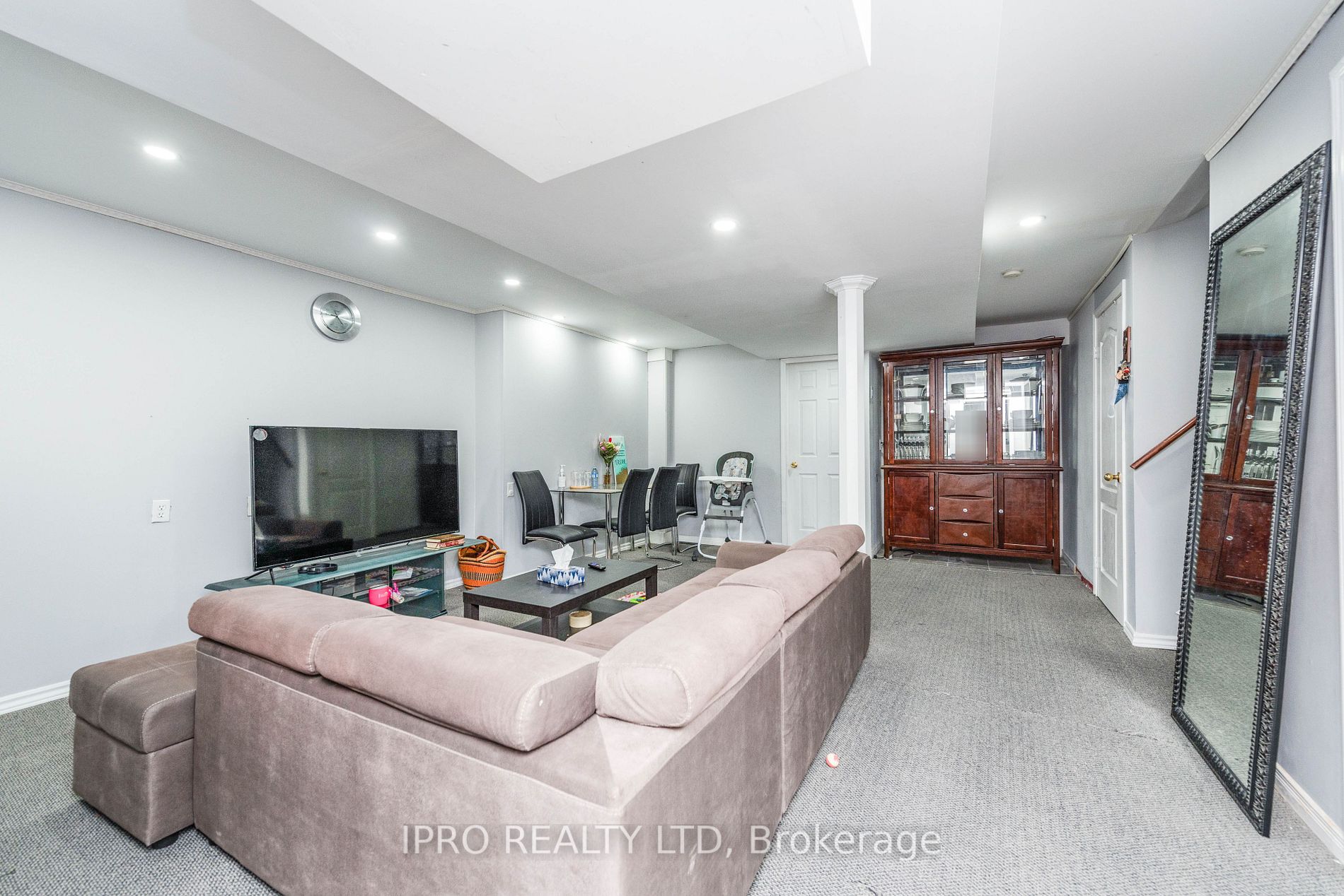 41 Fallstar Cres