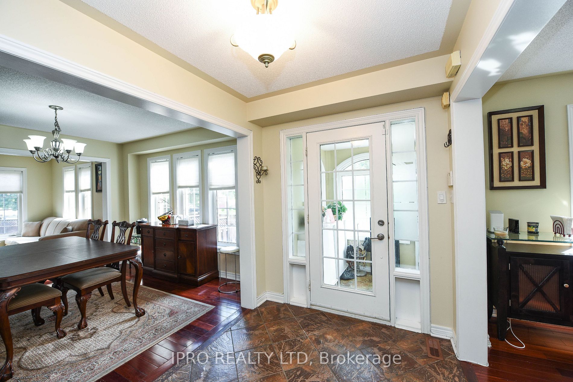 41 Fallstar Cres