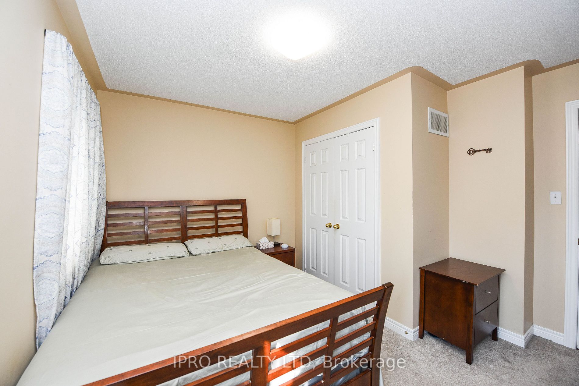 41 Fallstar Cres