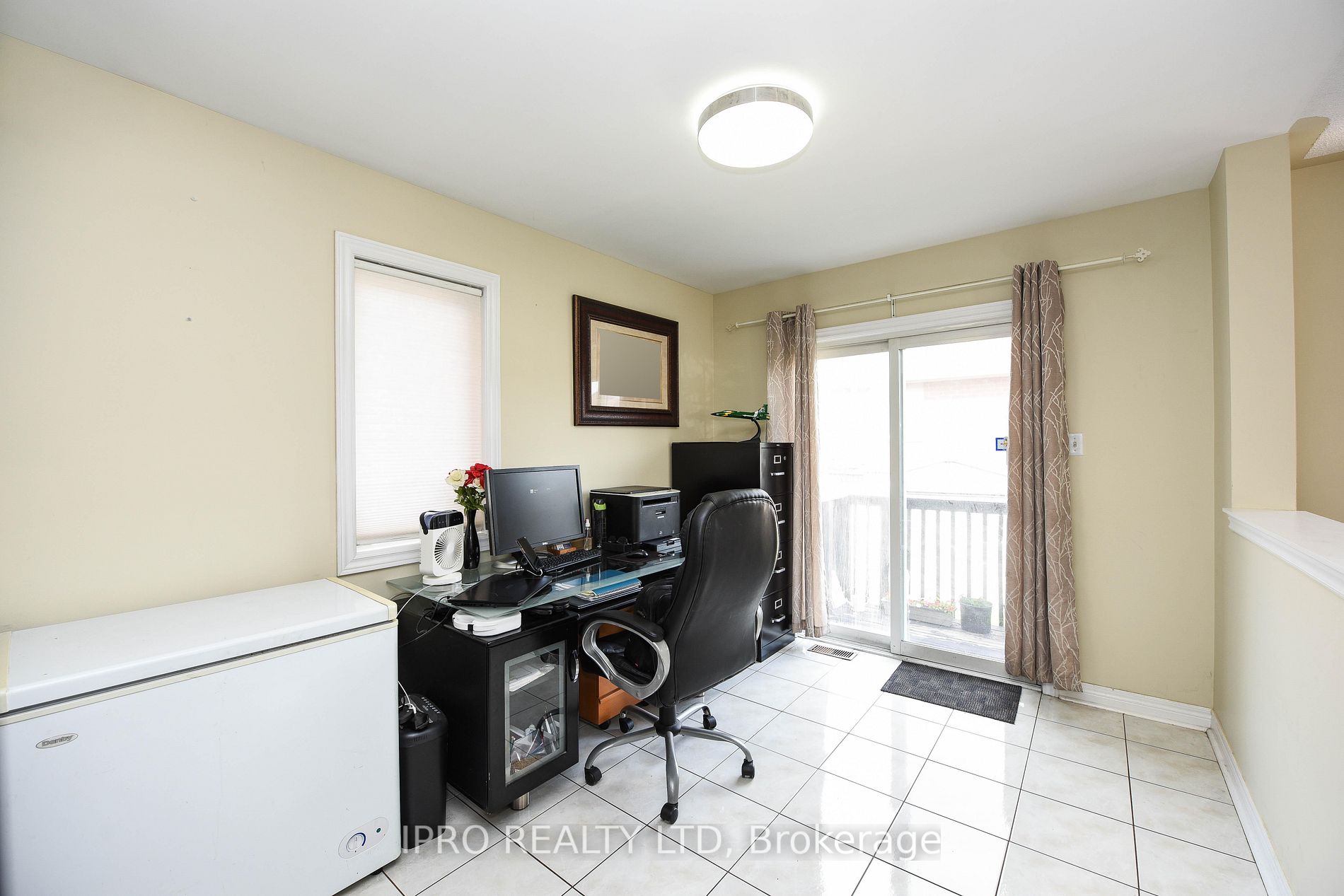 41 Fallstar Cres