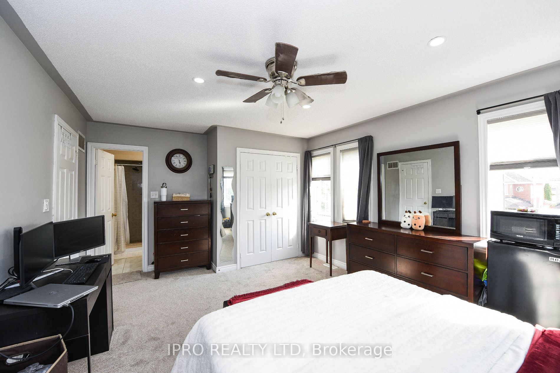 41 Fallstar Cres