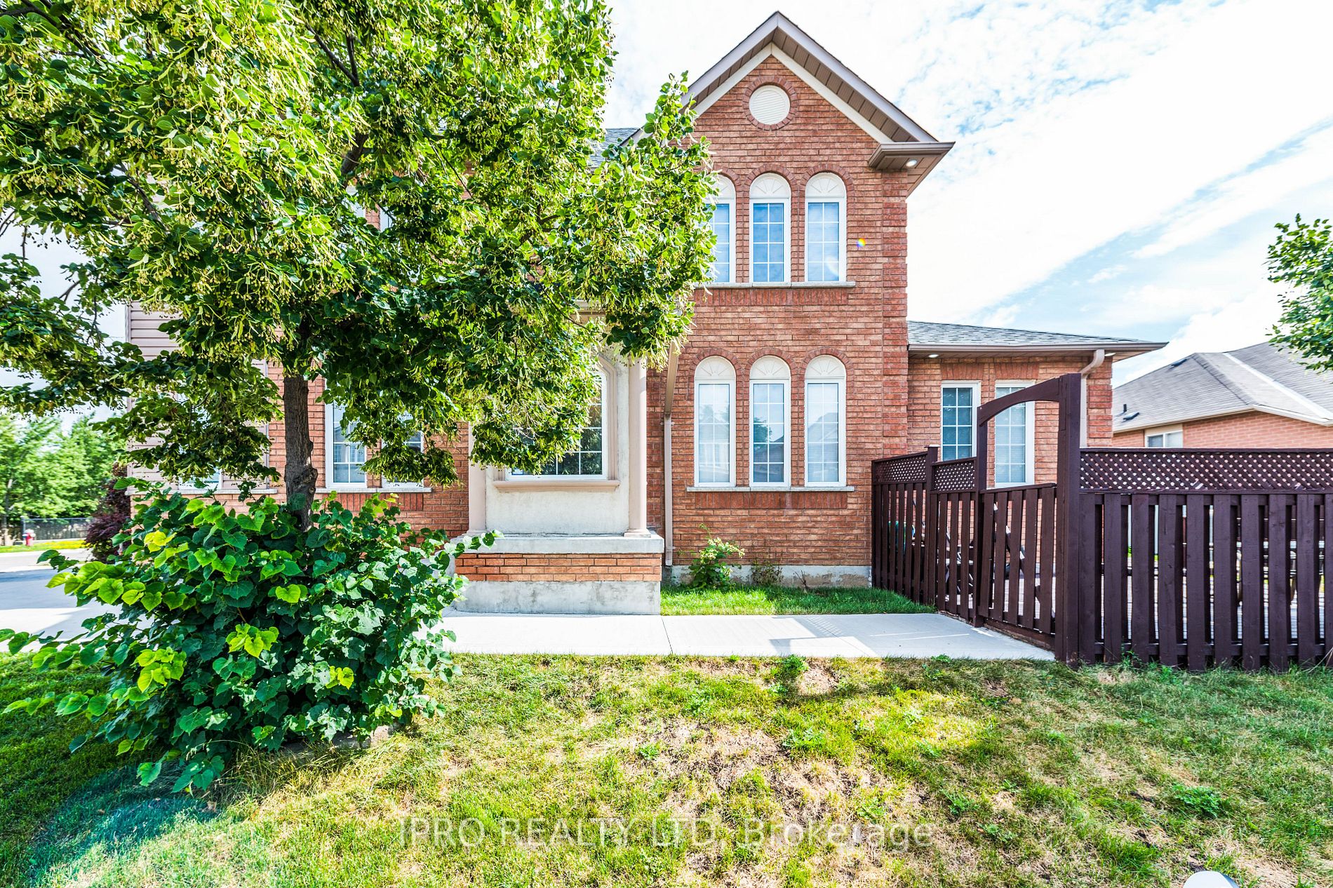 41 Fallstar Cres