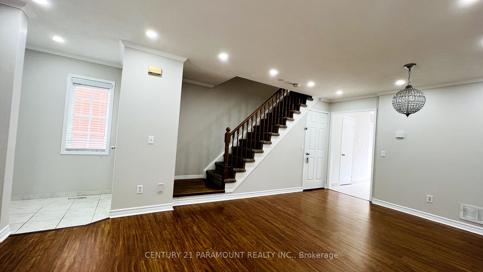 24 Softneedle Ave