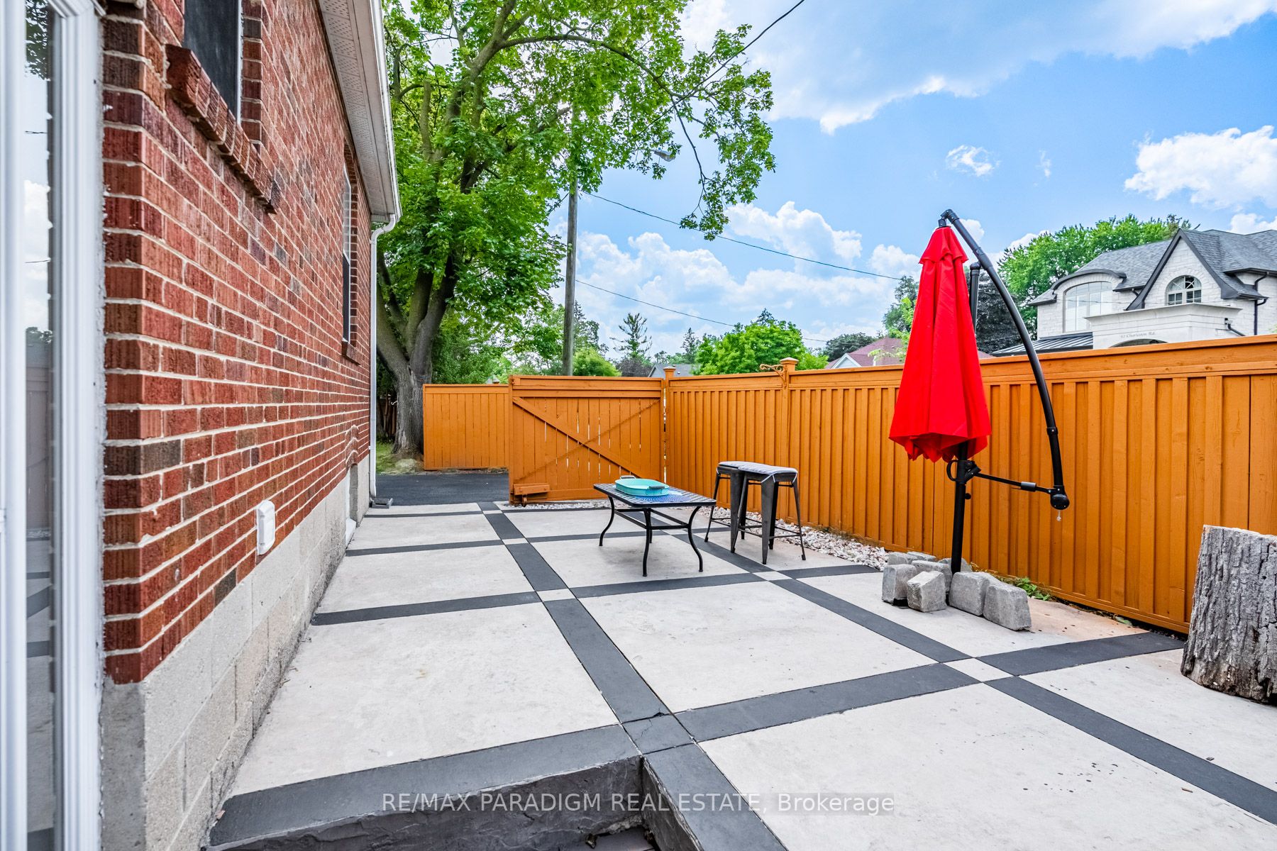 17 Rockfield Dr