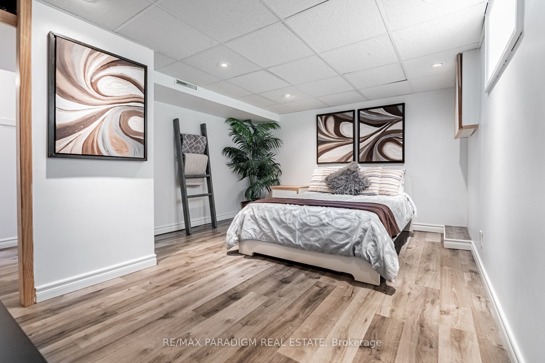 17 Rockfield Dr