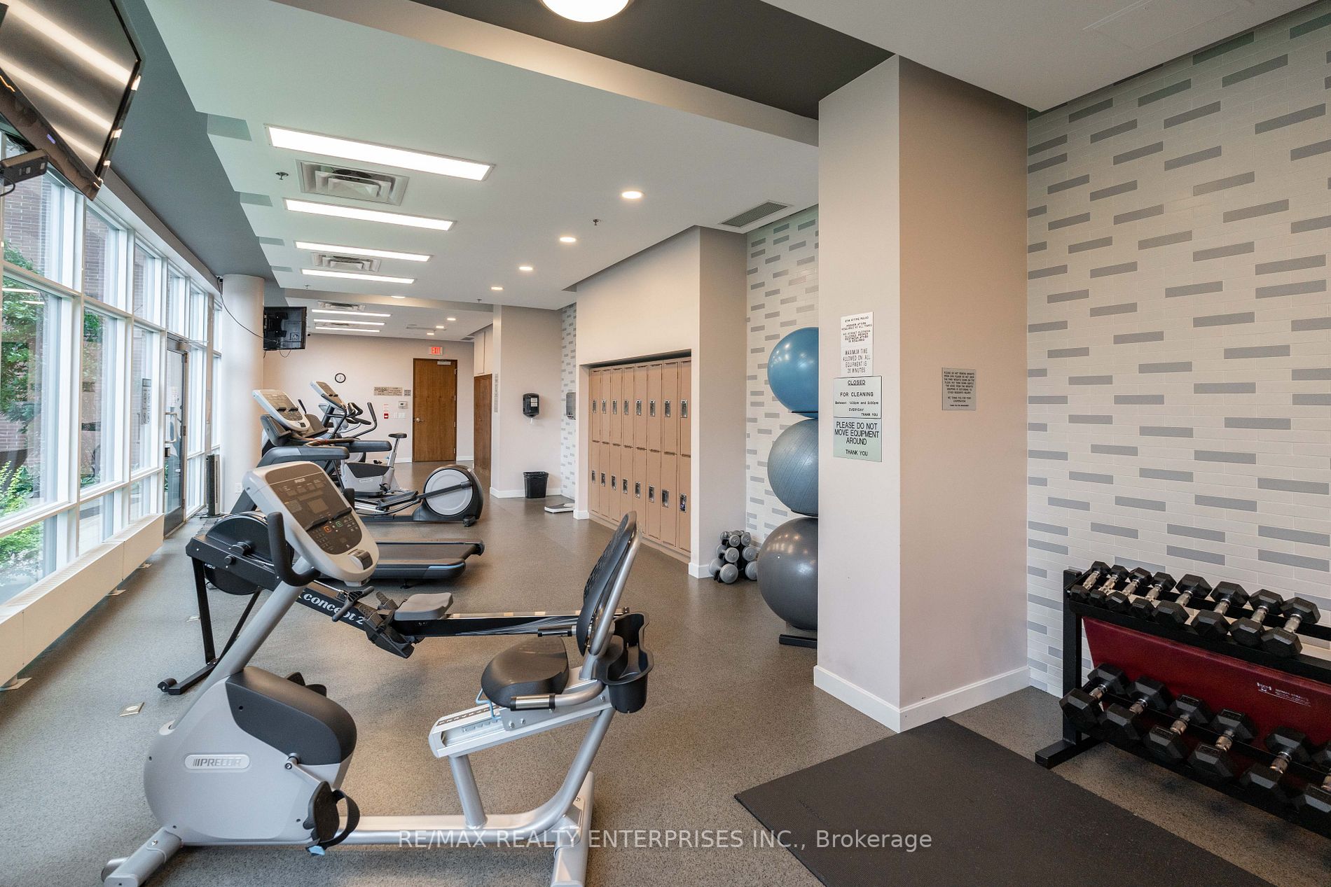 1 Hurontario St, #218