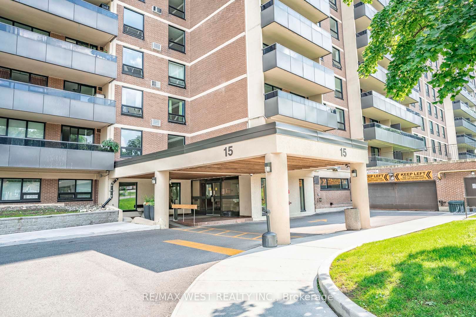15 La Rose Ave, #803