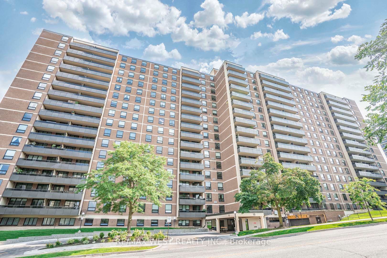 15 La Rose Ave, #803