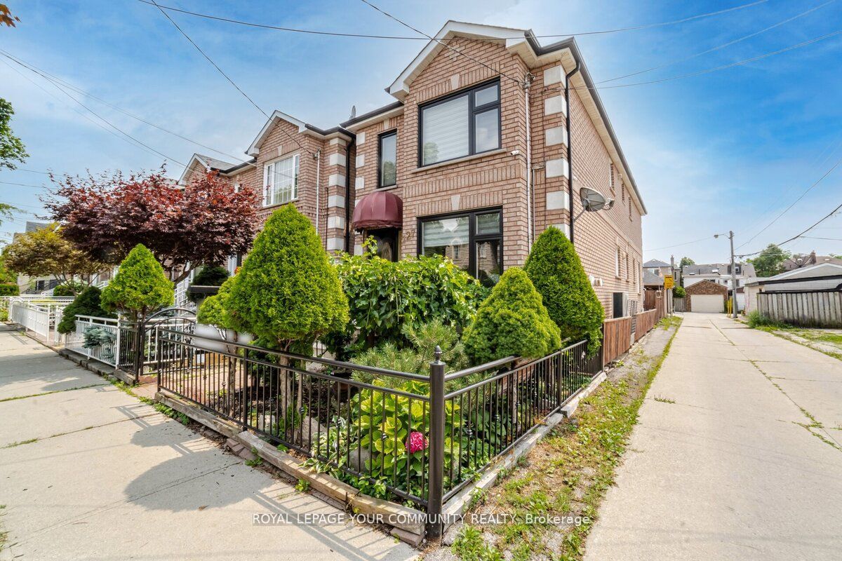 127 Chandos Ave