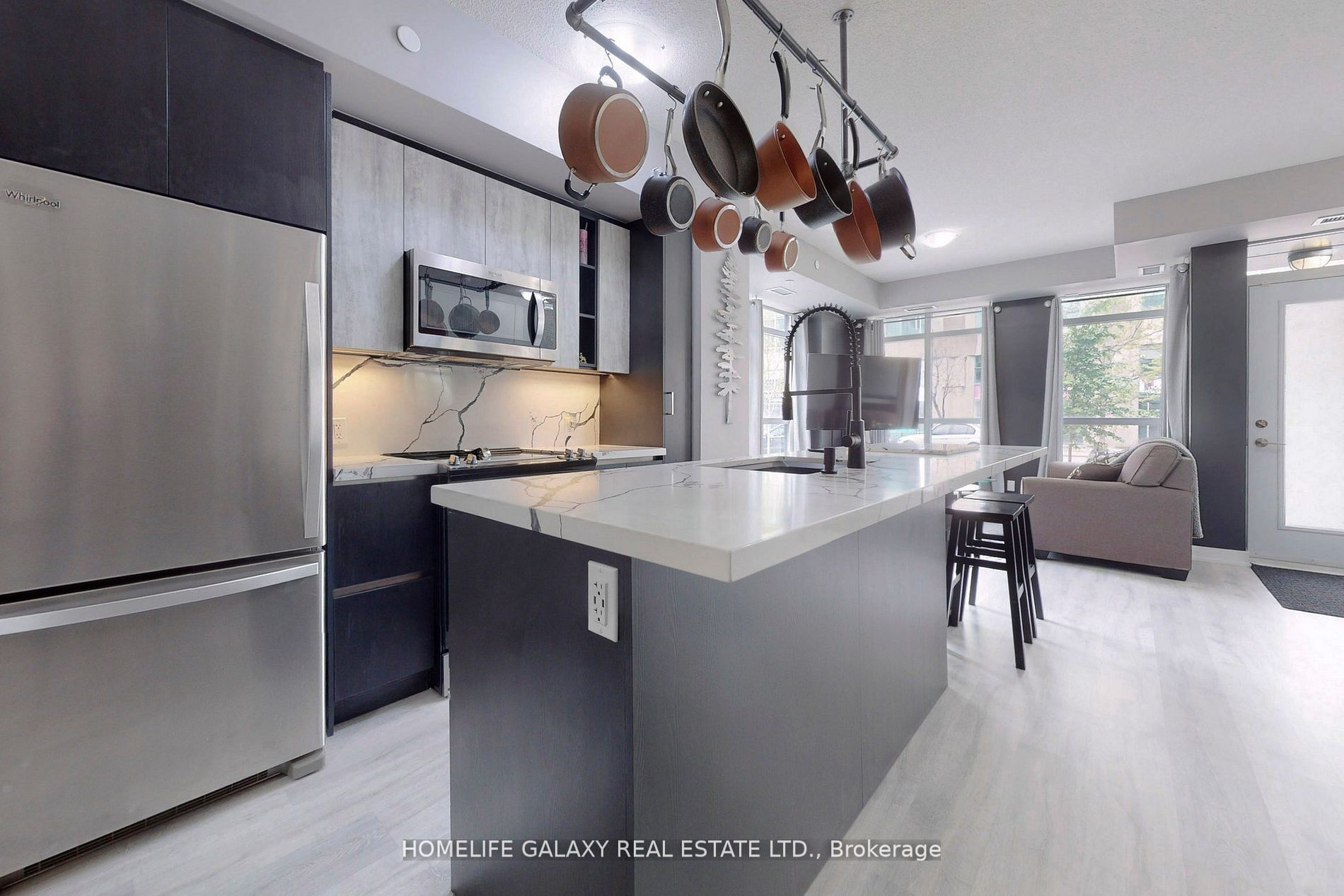 251 Manitoba St, #101